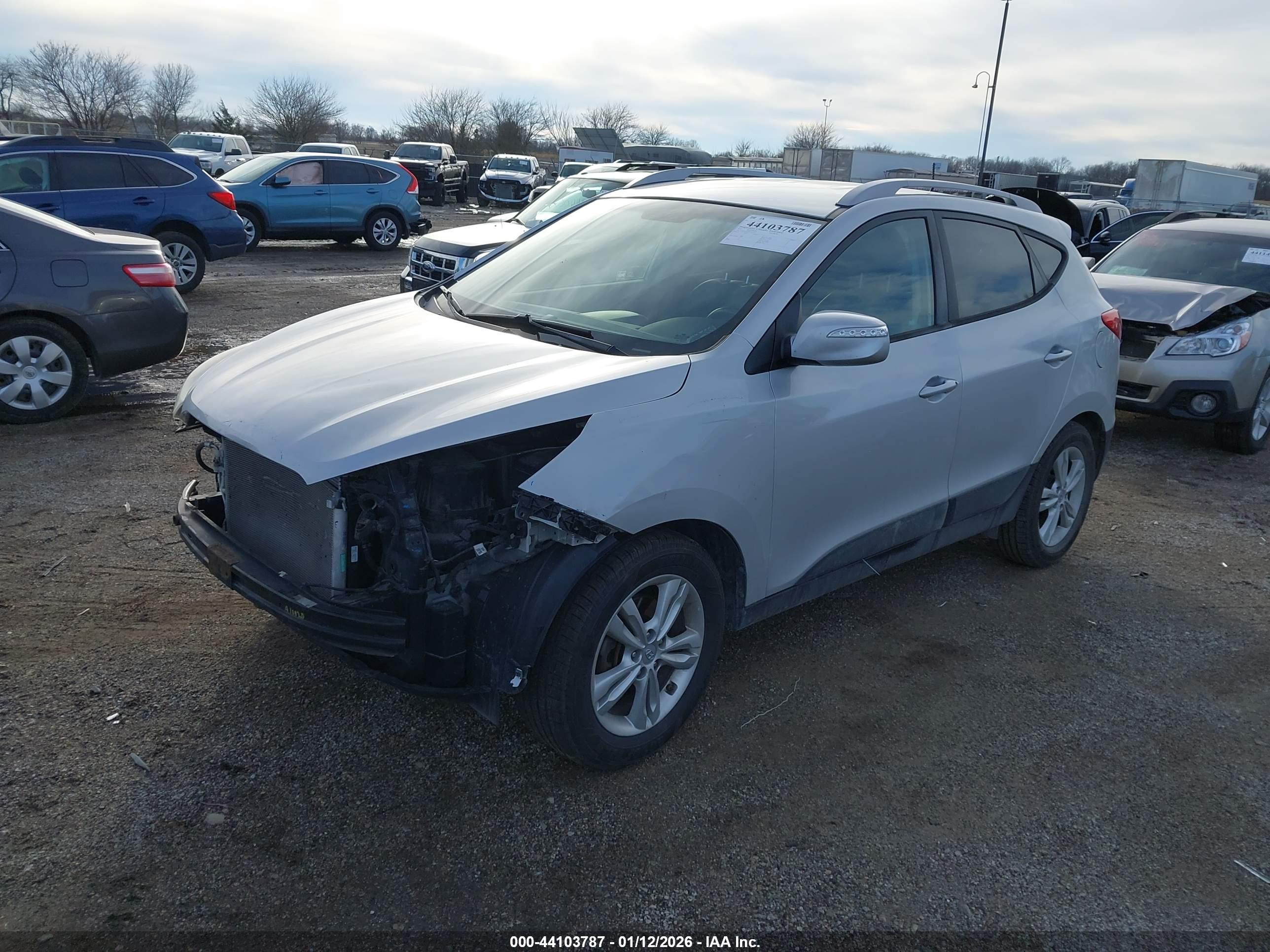 HYUNDAI TUCSON image 2