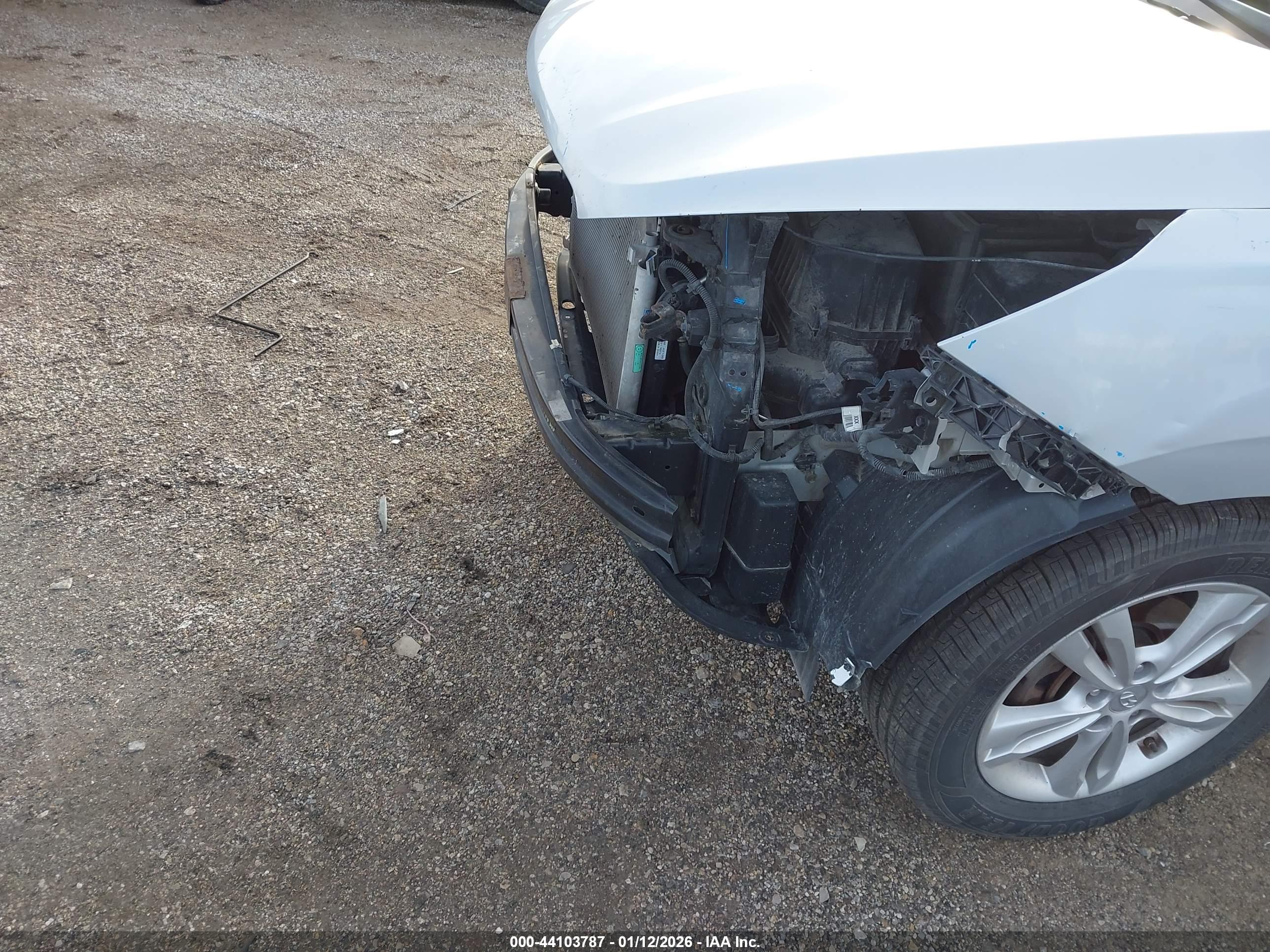 HYUNDAI TUCSON image 6