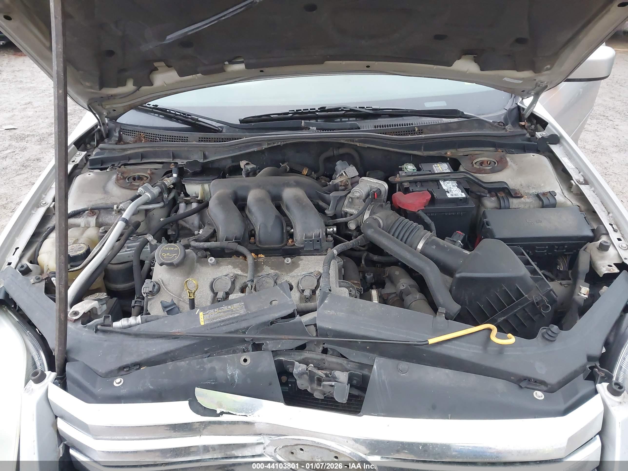 FORD FUSION image 10