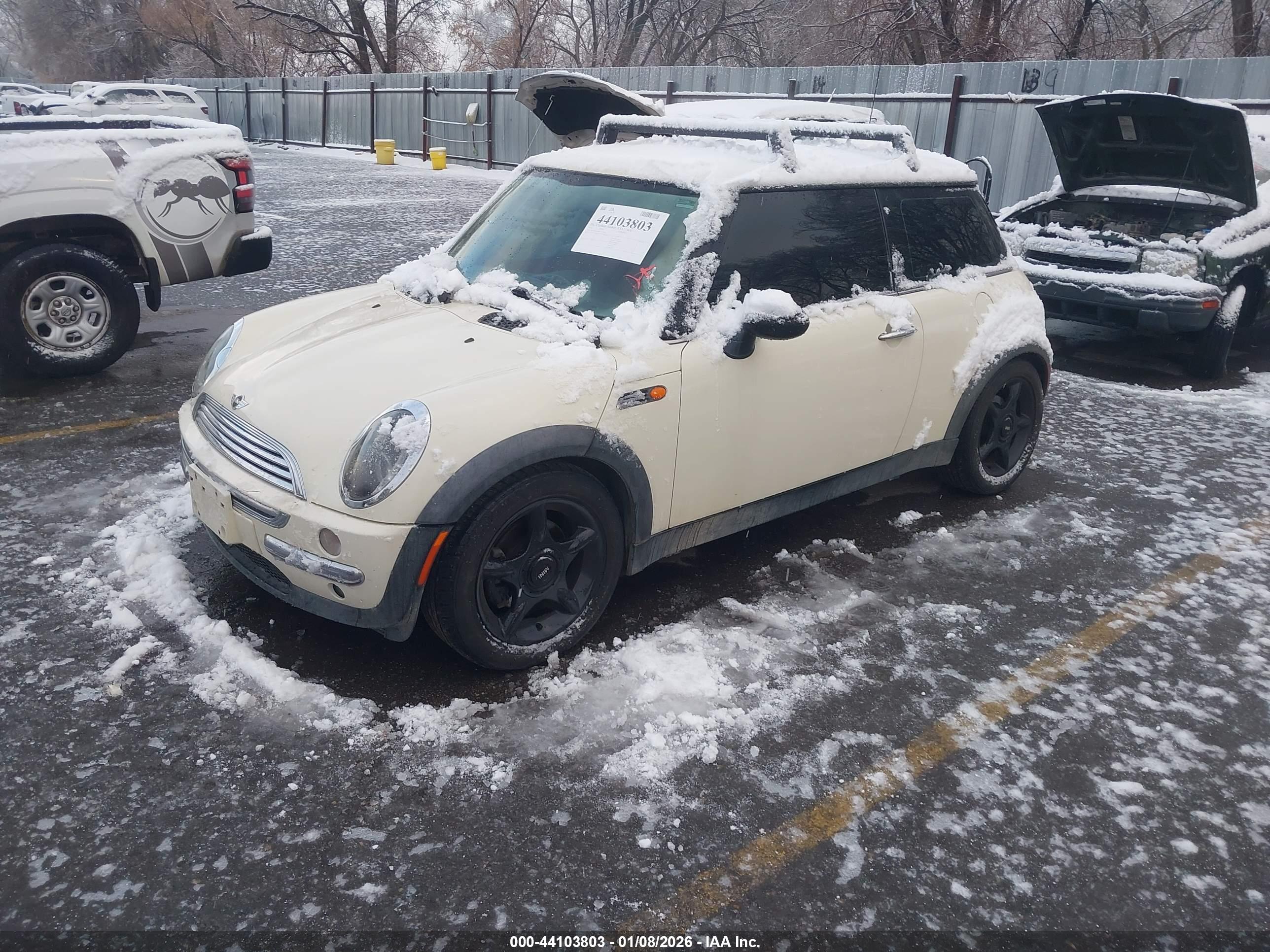 MINI COOPER image 2