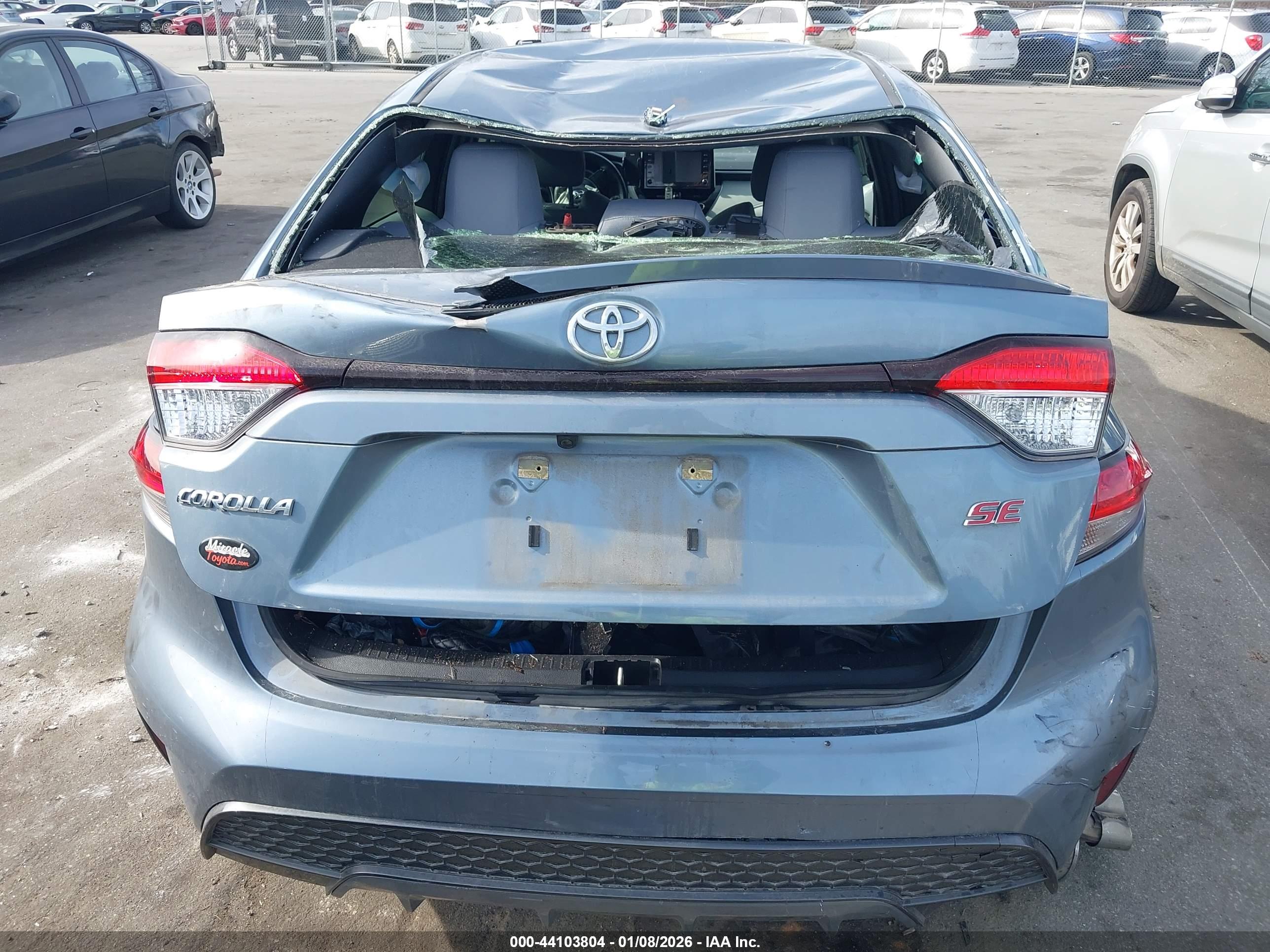TOYOTA COROLLA image 6