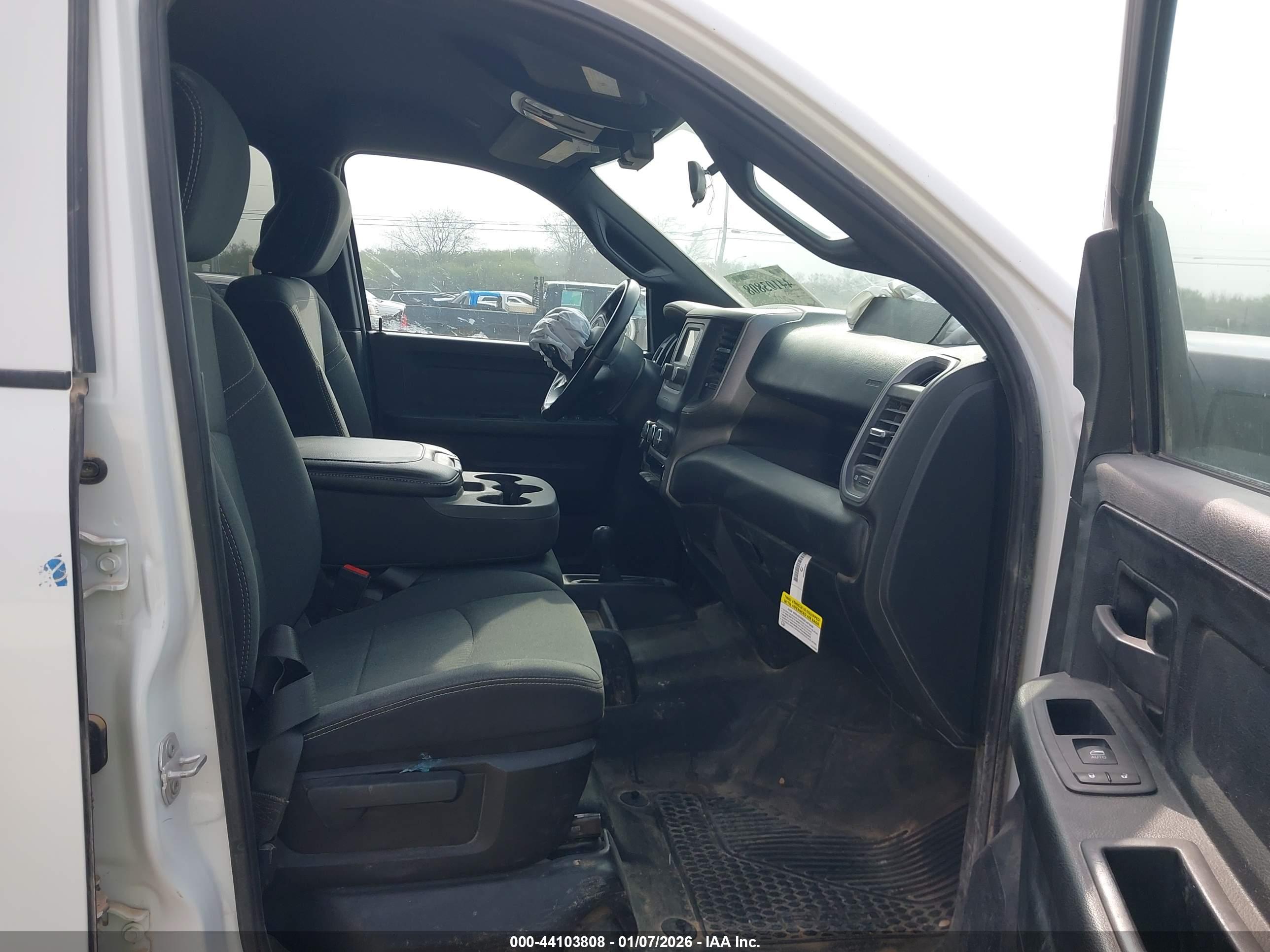 RAM 2500 image 5