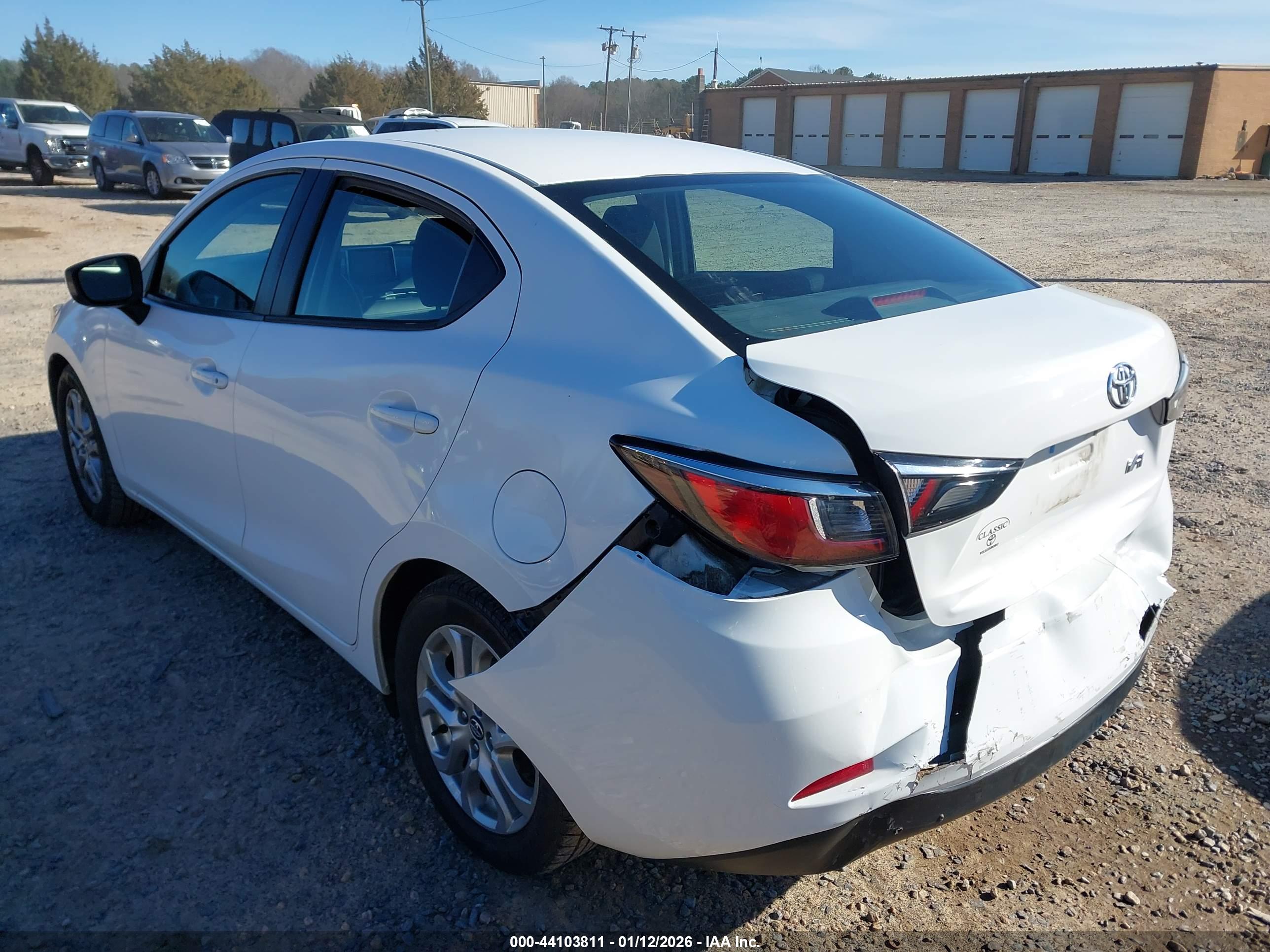 TOYOTA YARIS image 3