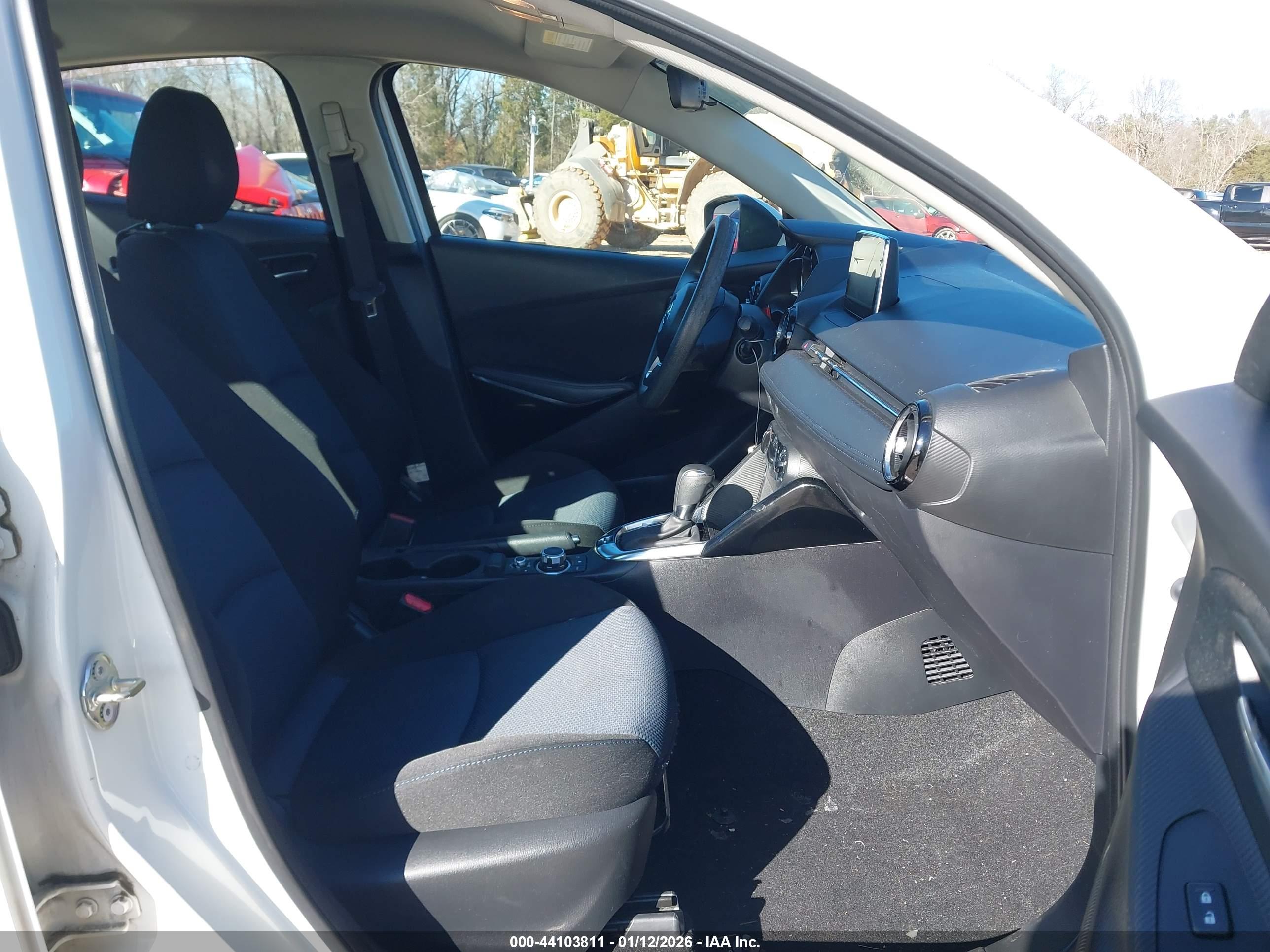 TOYOTA YARIS image 5