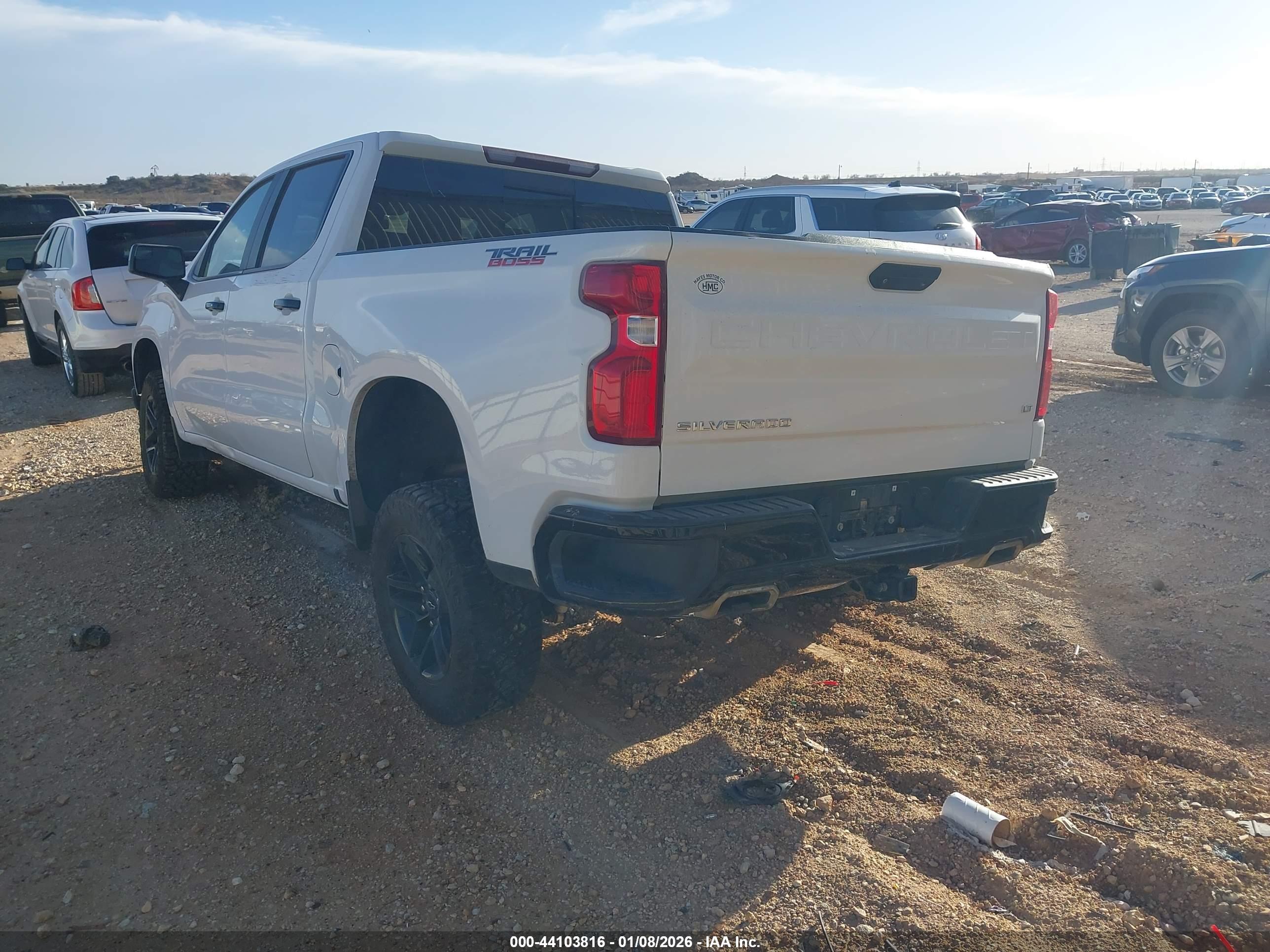 CHEVROLET SILVERADO image 3