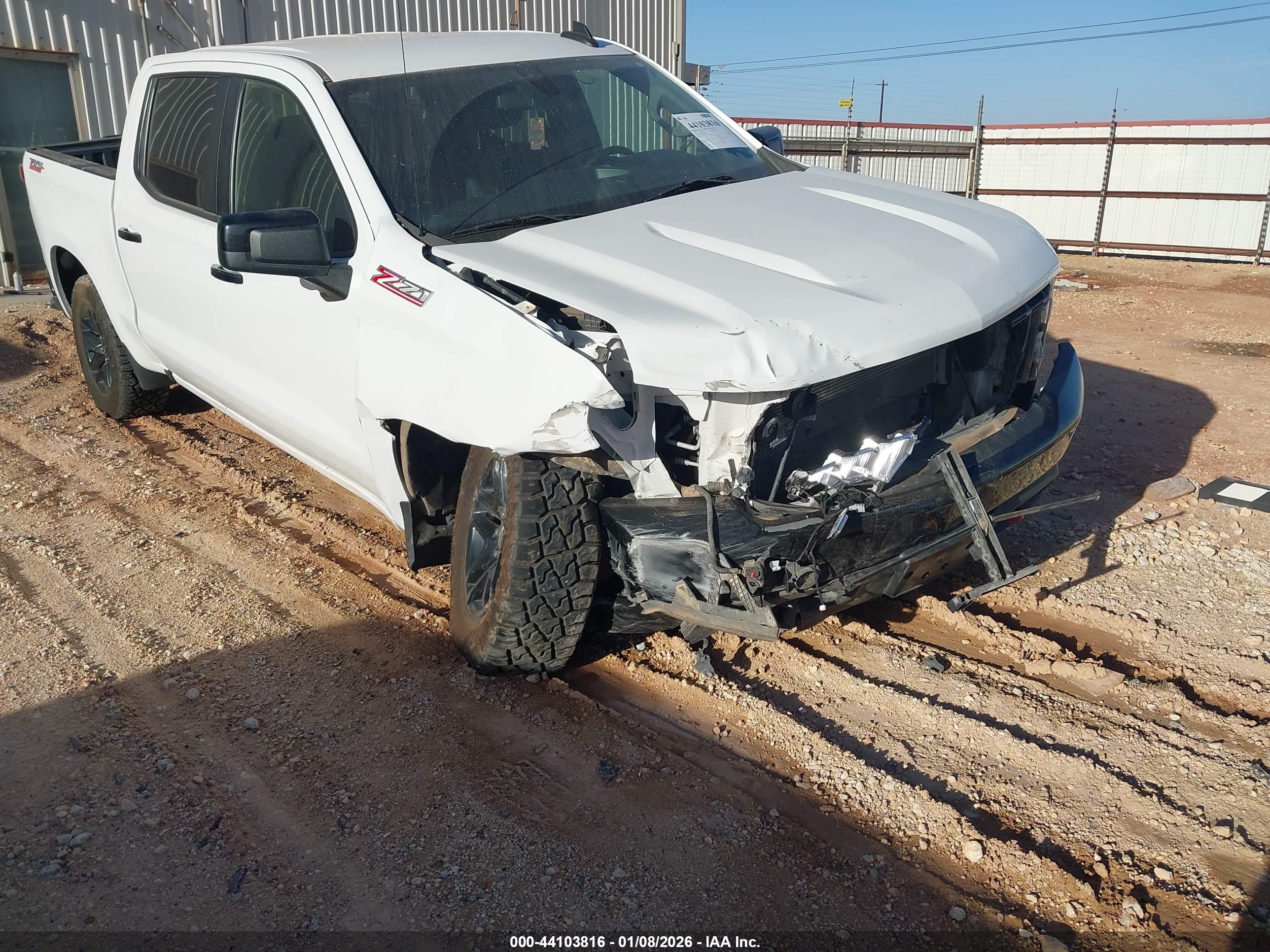 CHEVROLET SILVERADO image 6