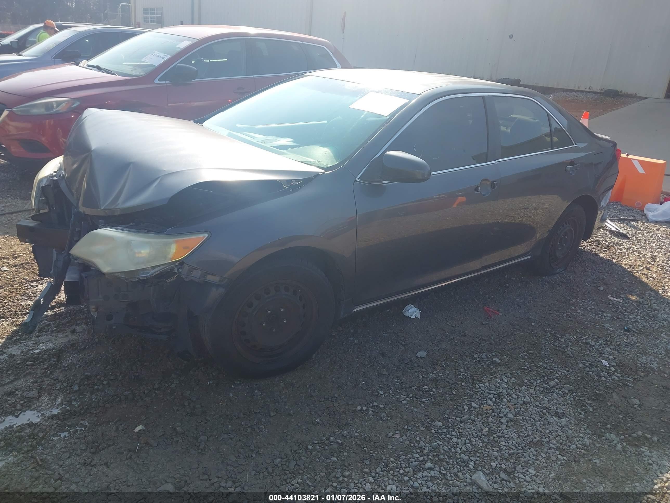 TOYOTA CAMRY image 2