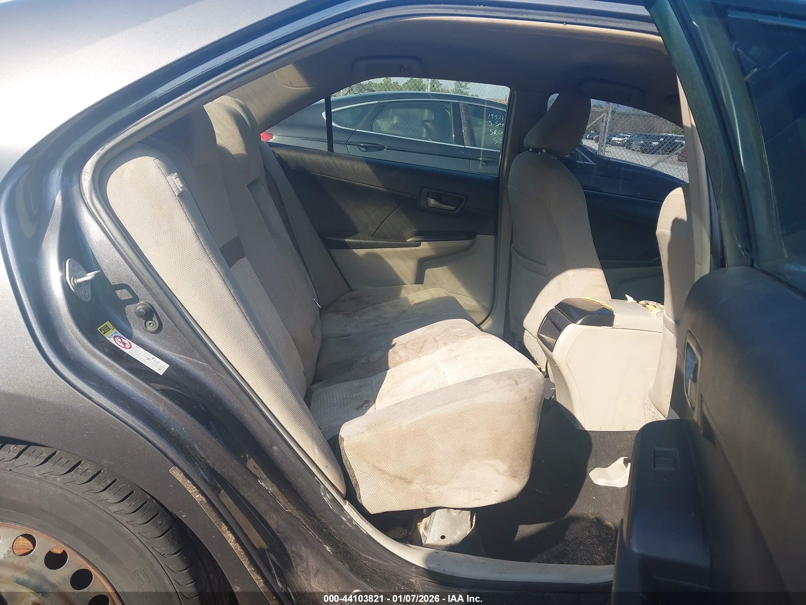 TOYOTA CAMRY image 8