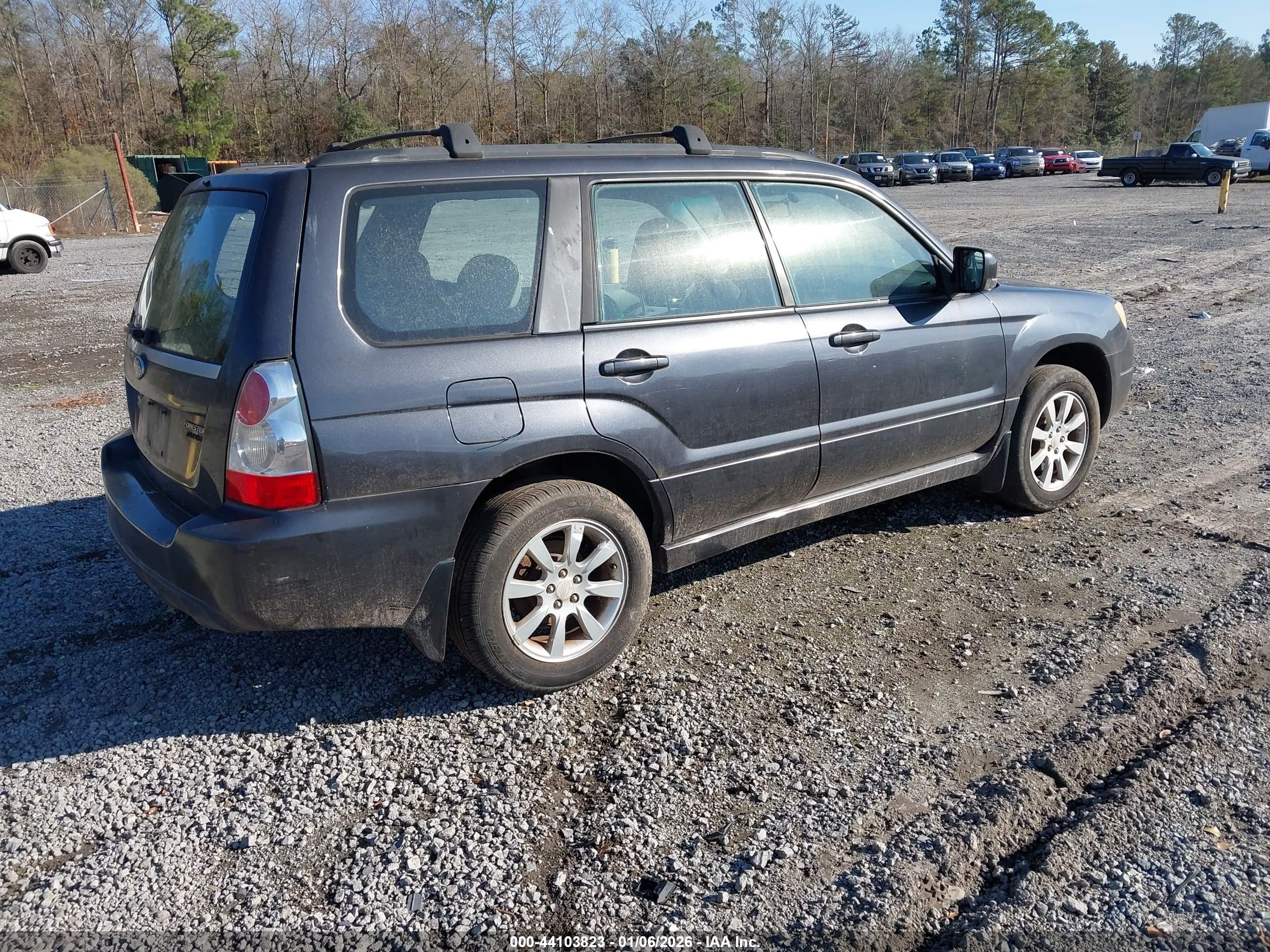 SUBARU FORESTER image 4