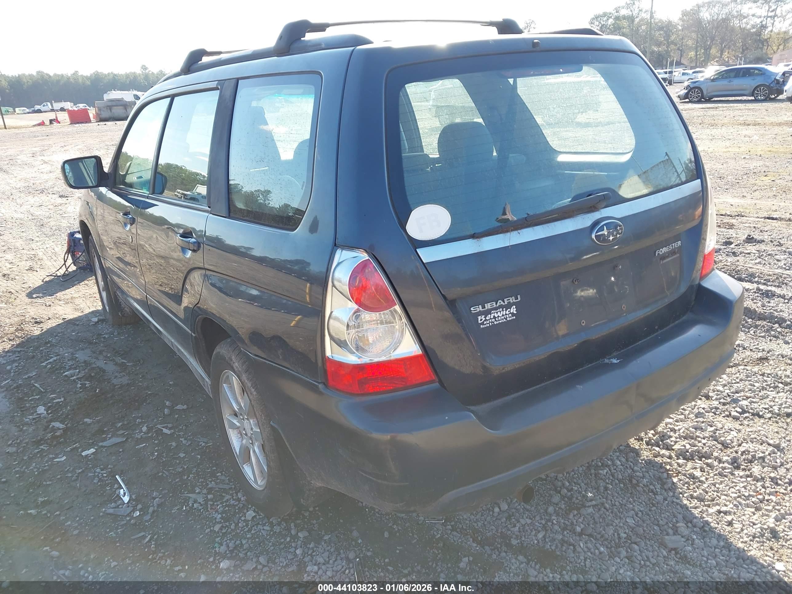 SUBARU FORESTER image 6