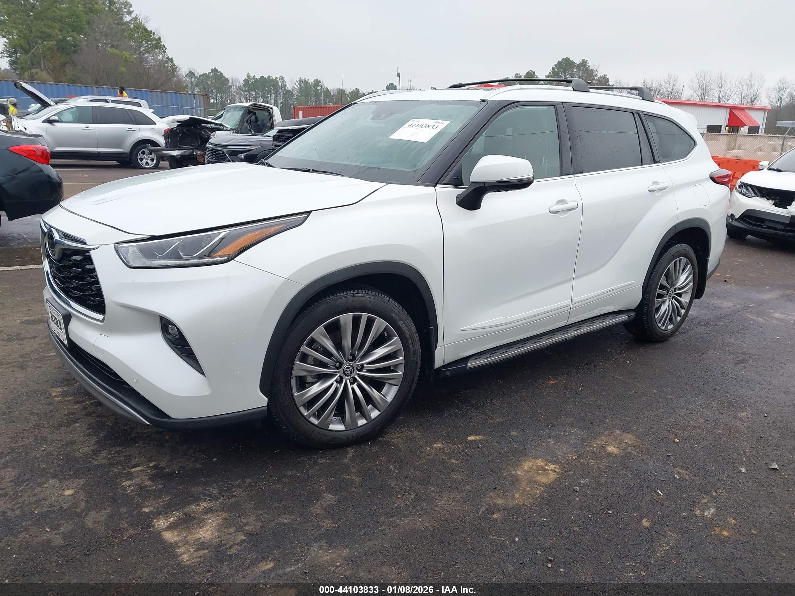 TOYOTA HIGHLANDER image 2