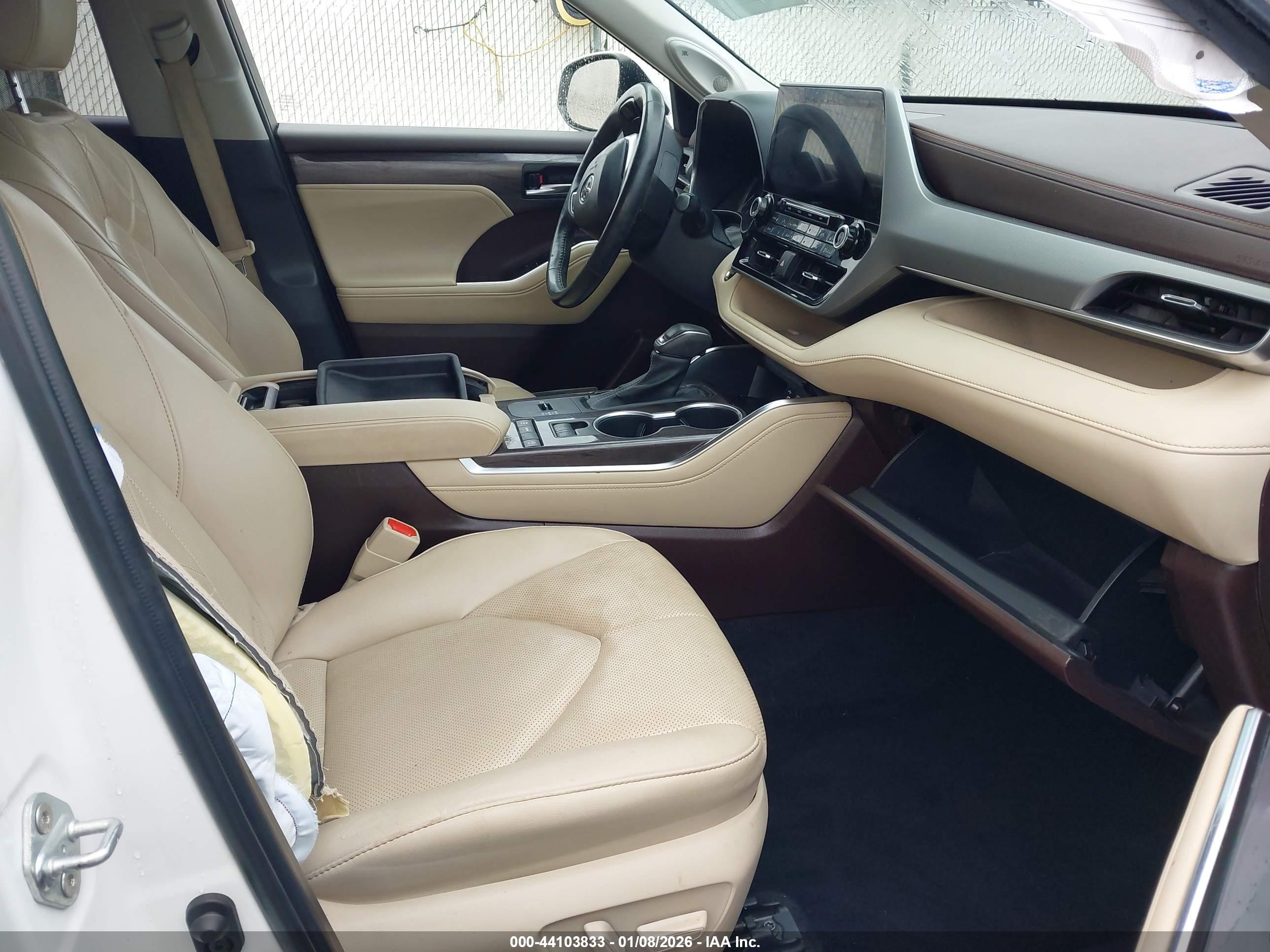 TOYOTA HIGHLANDER image 5