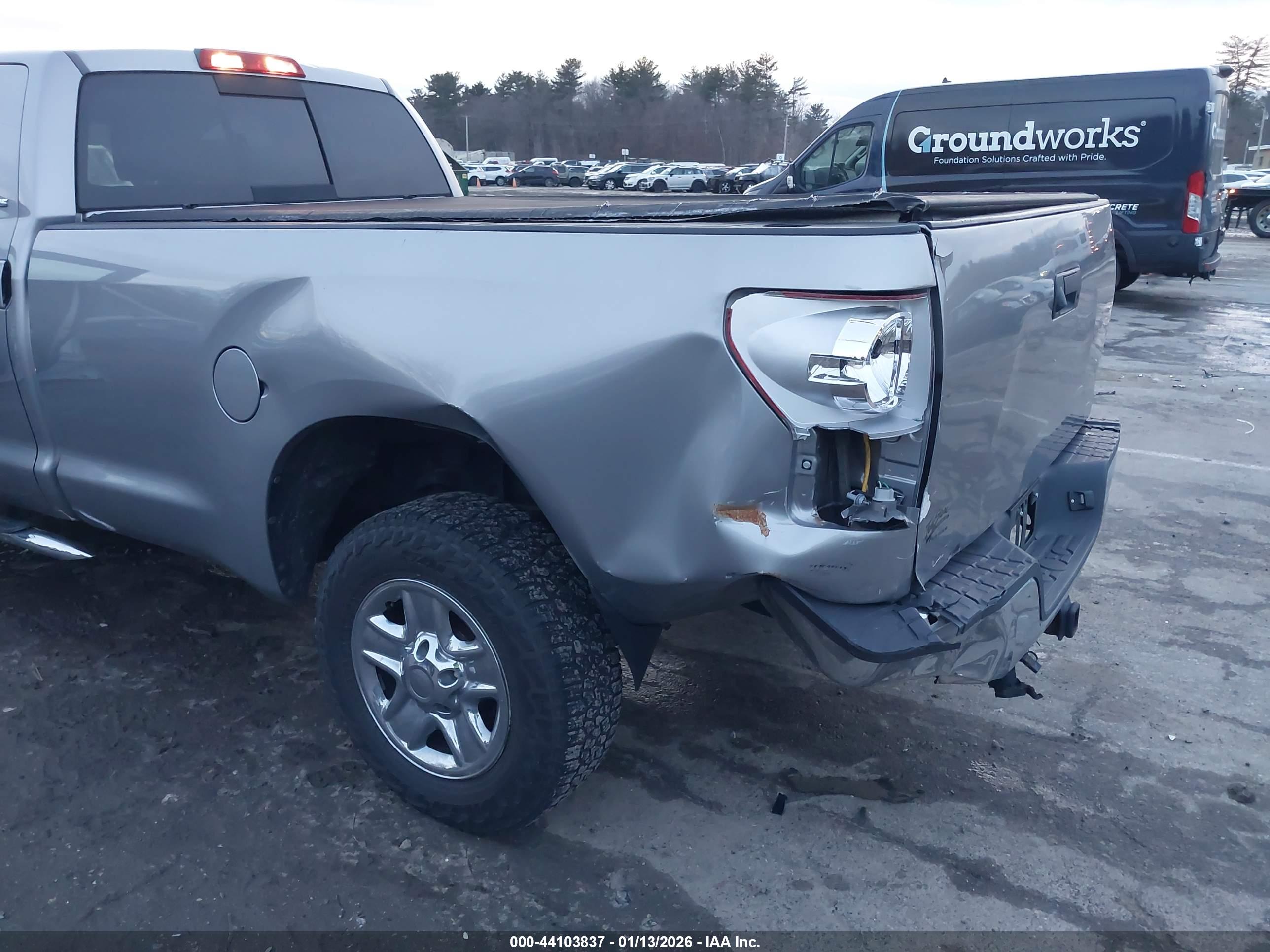 TOYOTA TUNDRA image 6