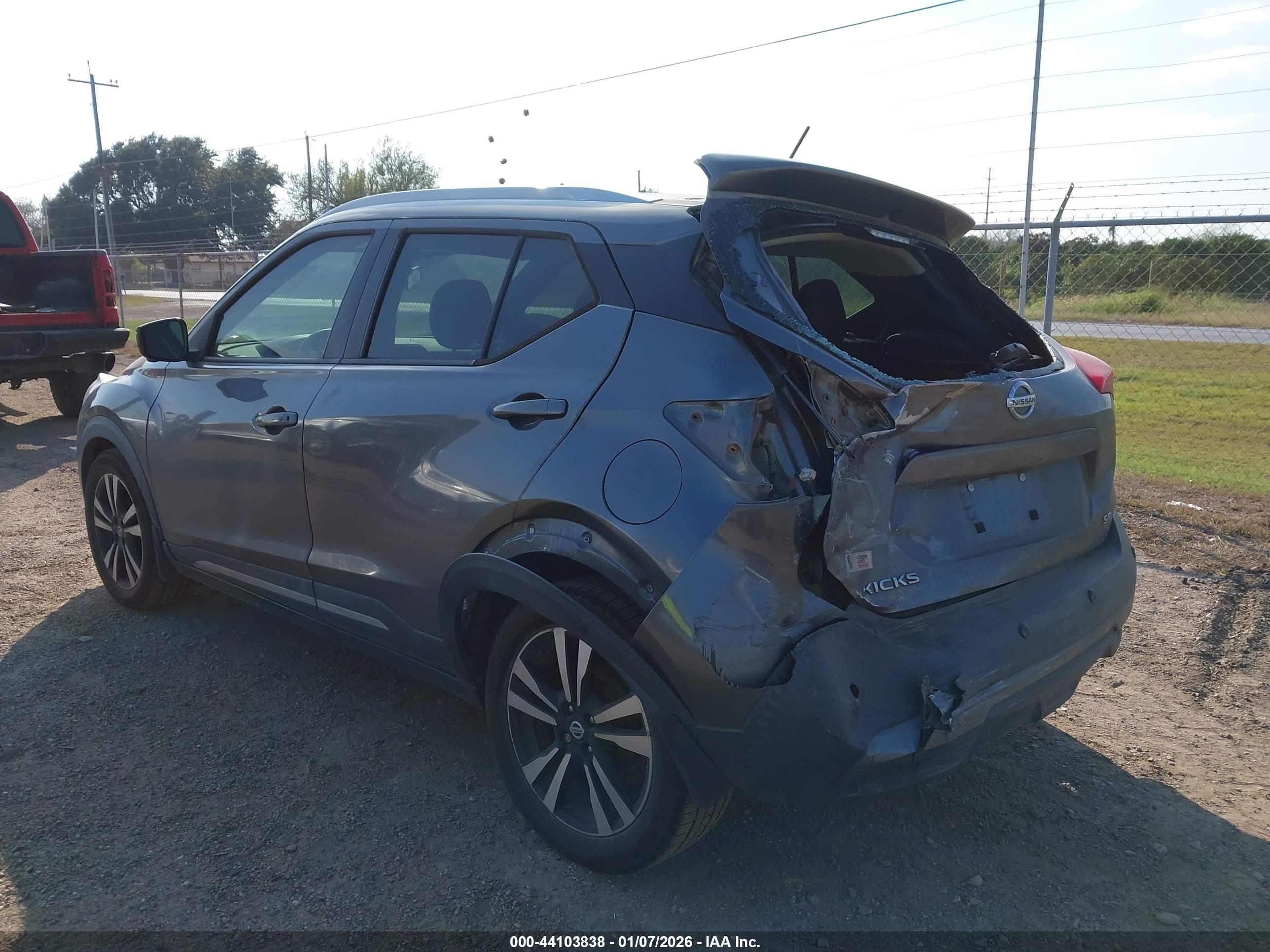 NISSAN KICKS image 3
