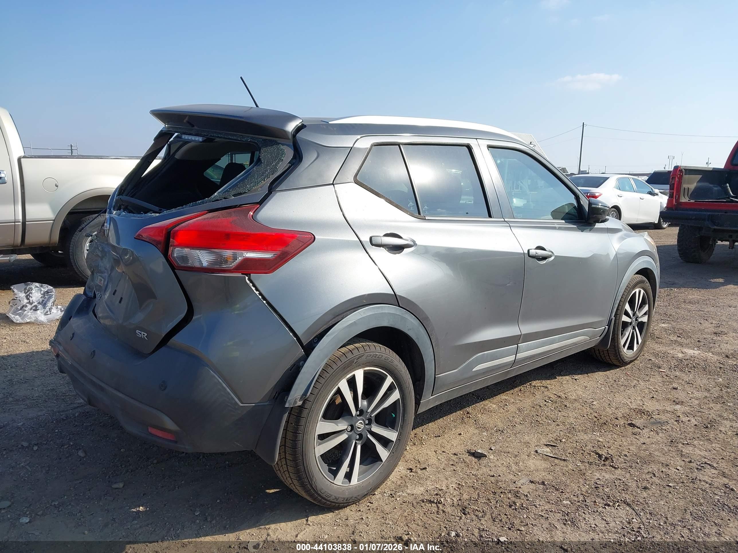 NISSAN KICKS image 4