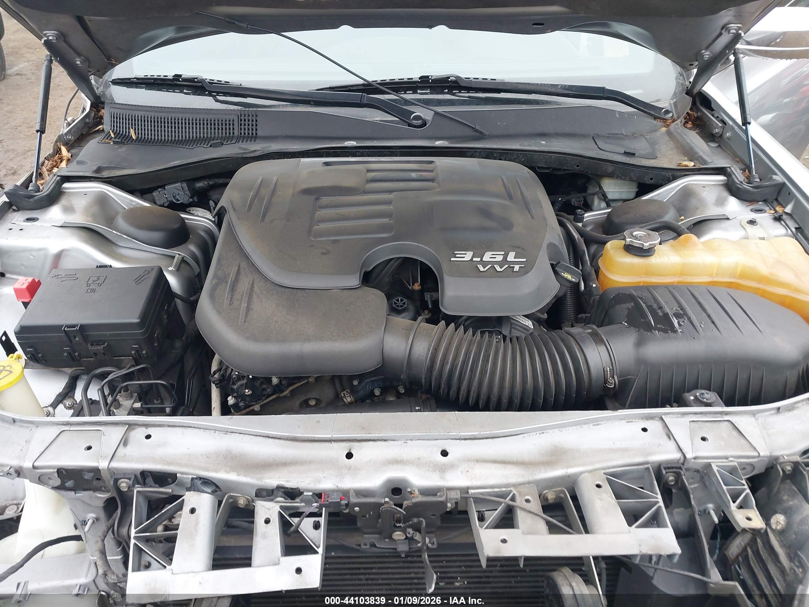 CHRYSLER 300C image 10