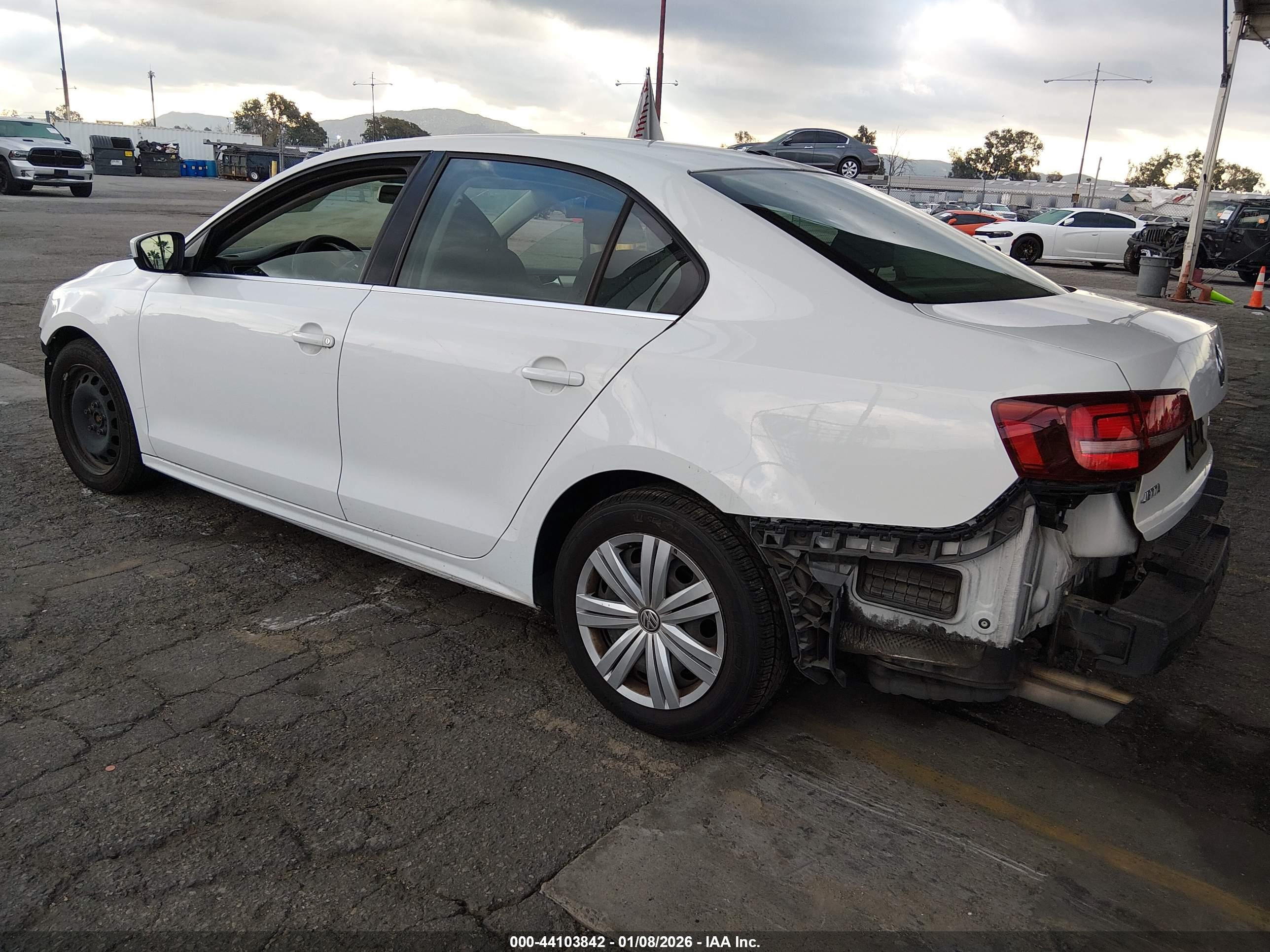 VOLKSWAGEN JETTA image 3