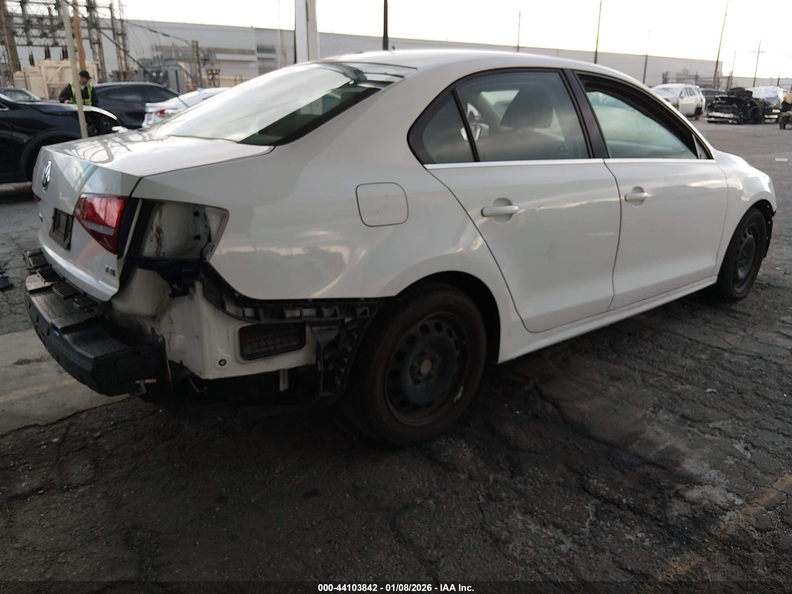 VOLKSWAGEN JETTA image 4