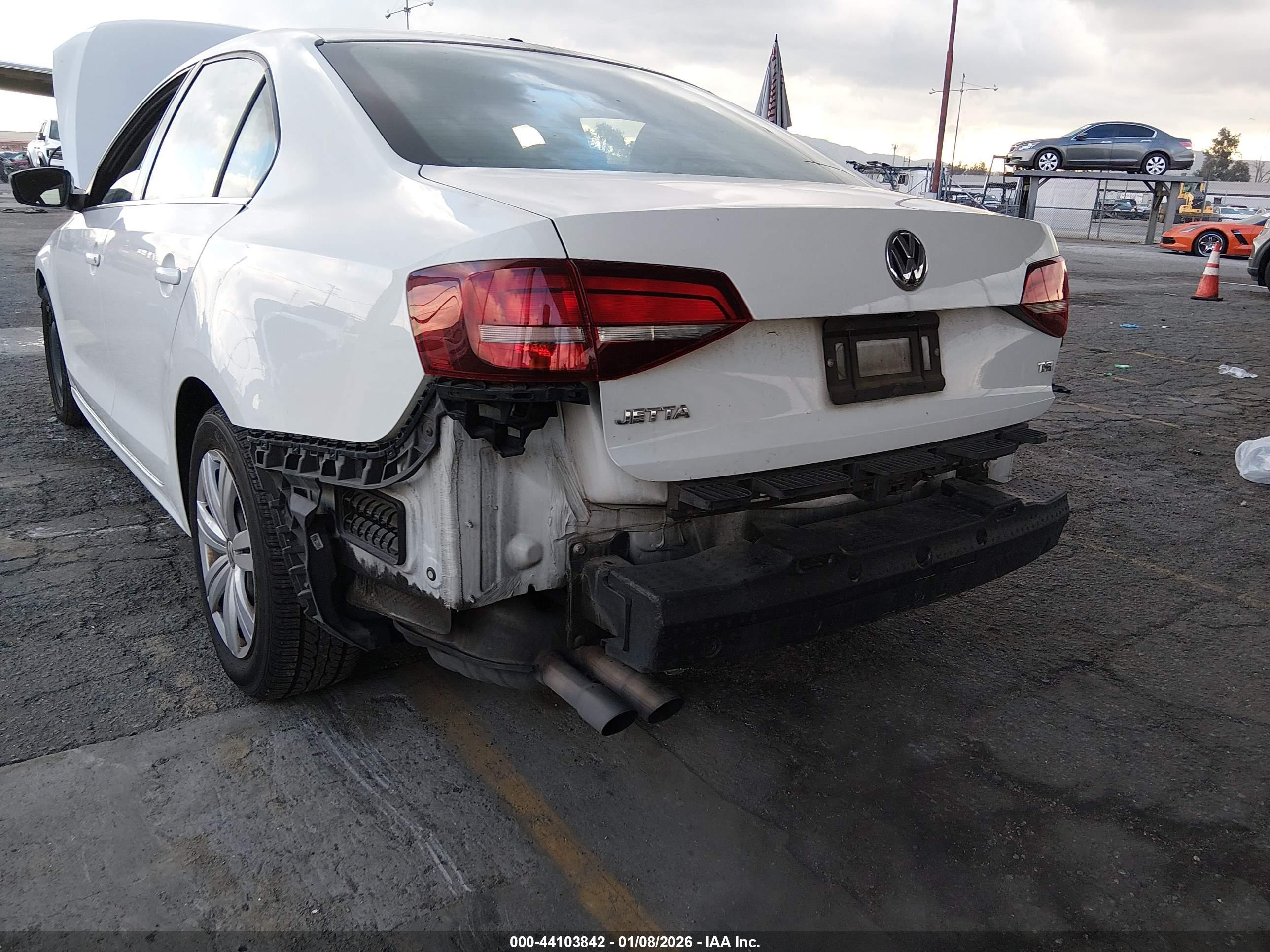 VOLKSWAGEN JETTA image 6