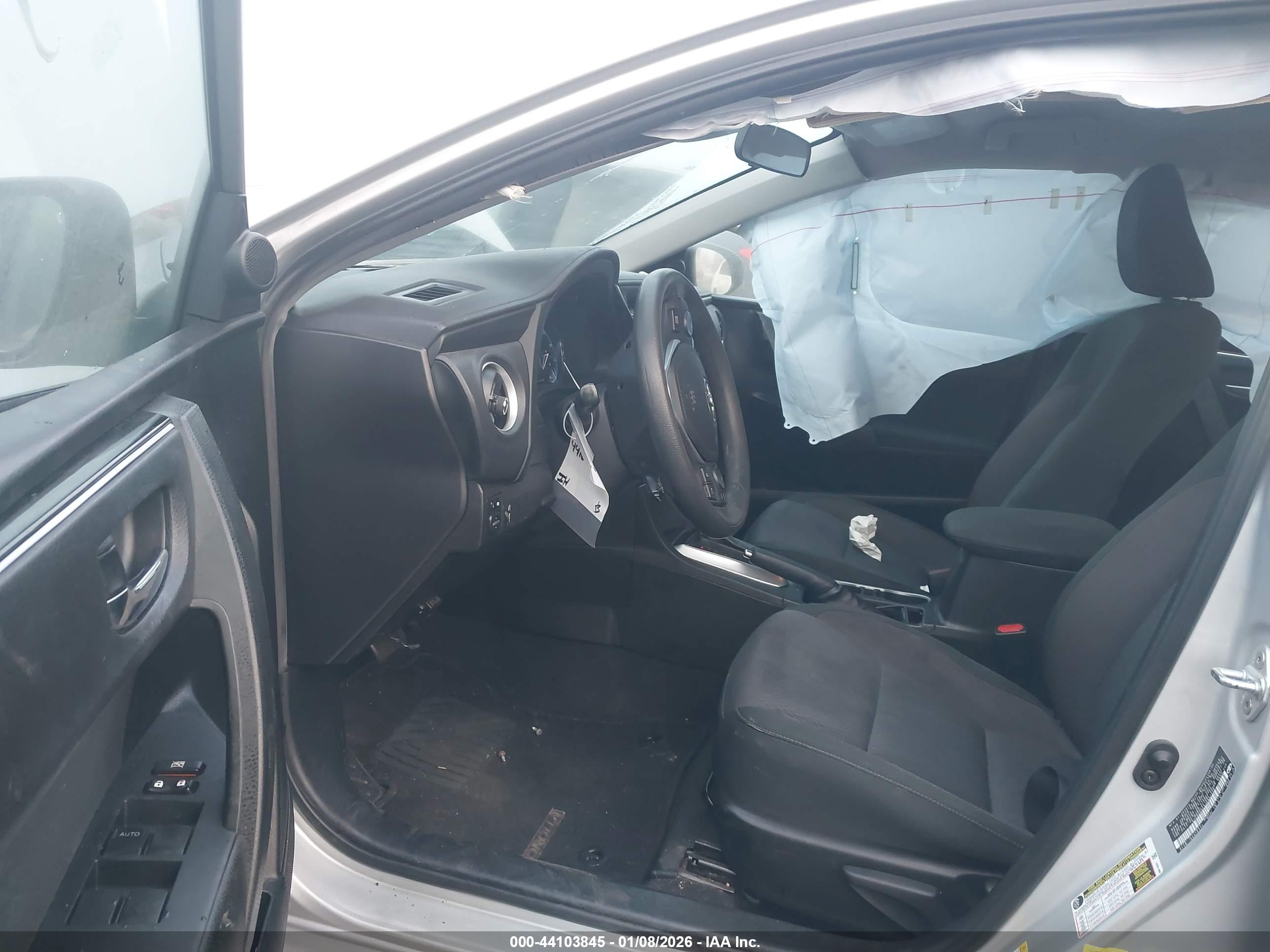 TOYOTA COROLLA image 5