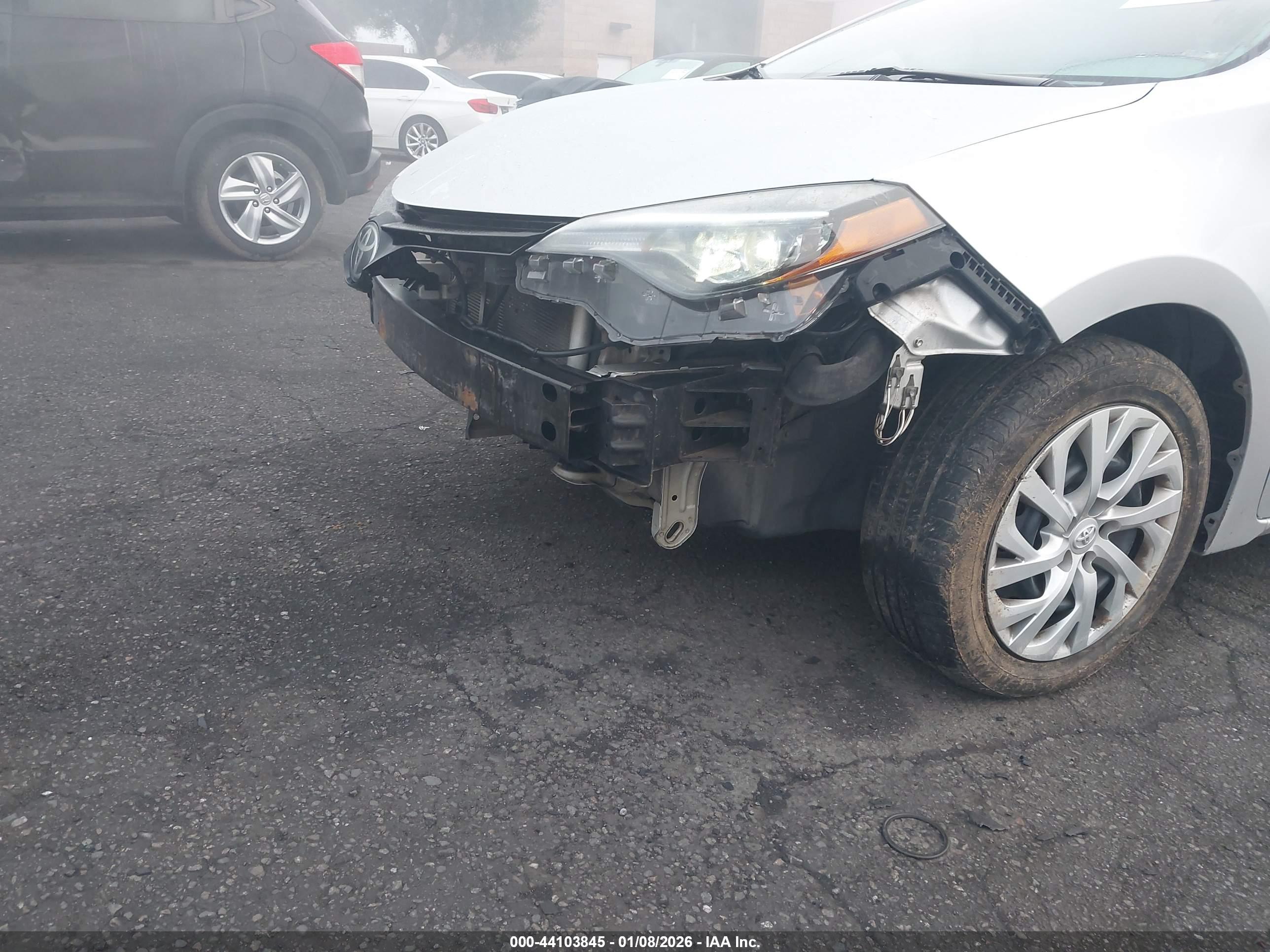 TOYOTA COROLLA image 6