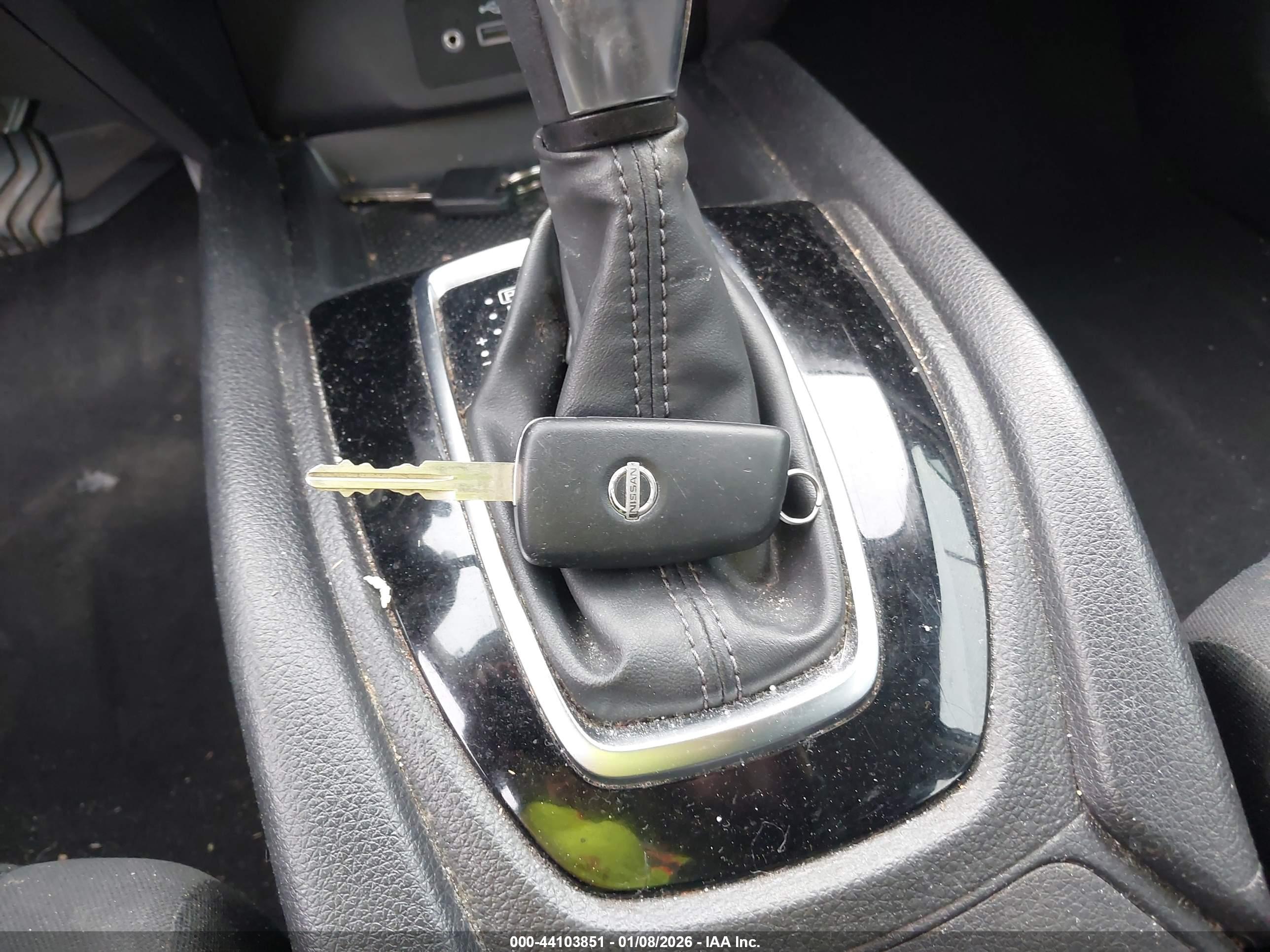 NISSAN ROGUE image 11