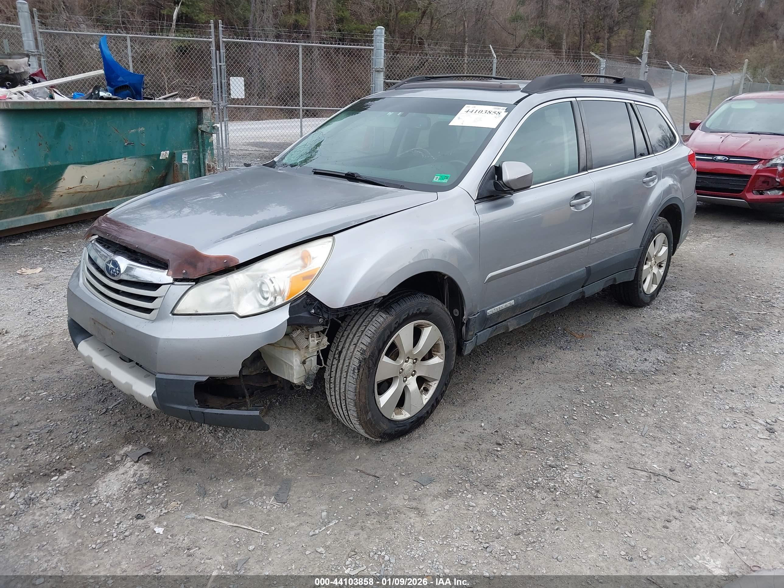SUBARU OUTBACK image 2