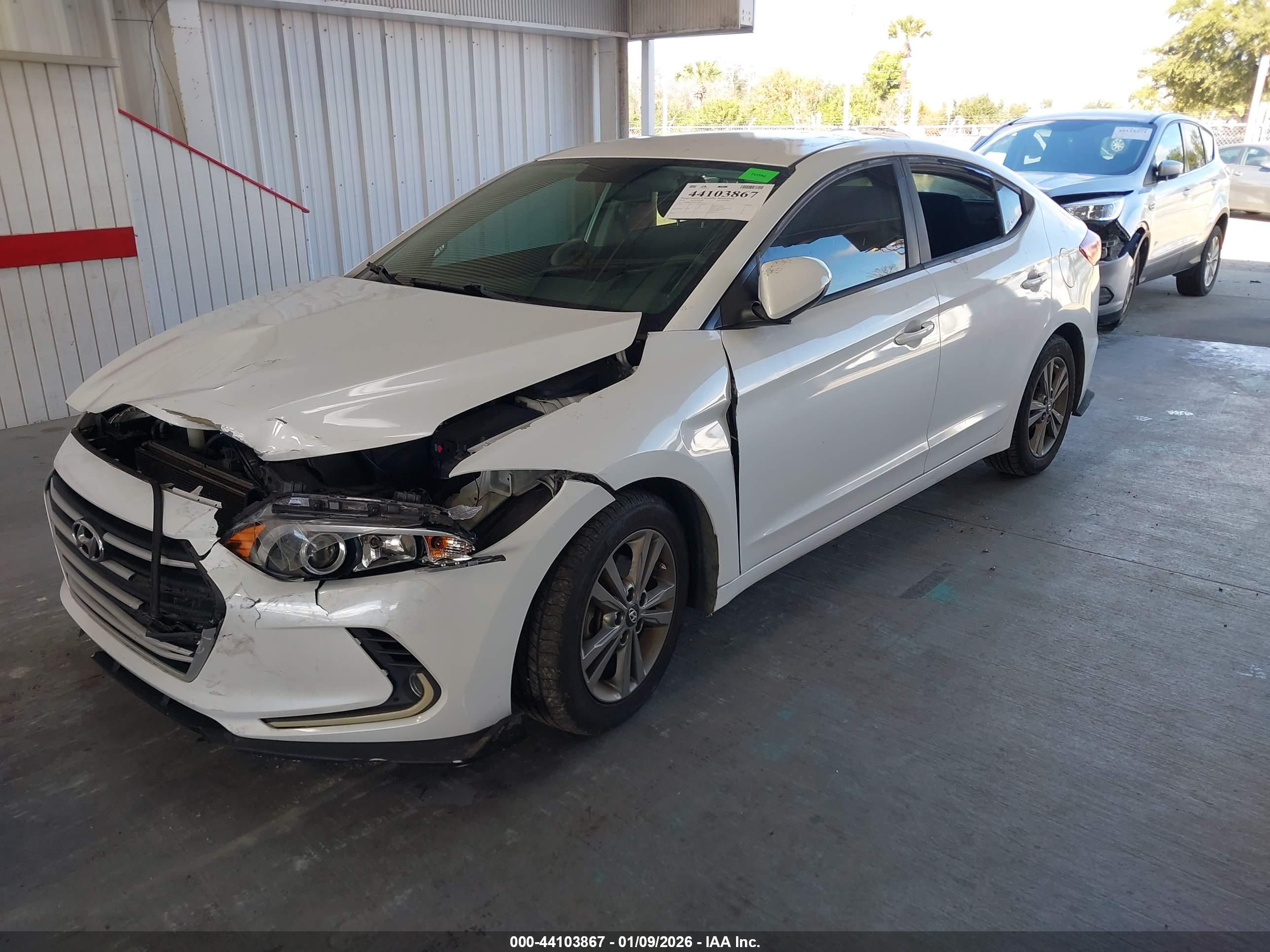 HYUNDAI ELANTRA image 2