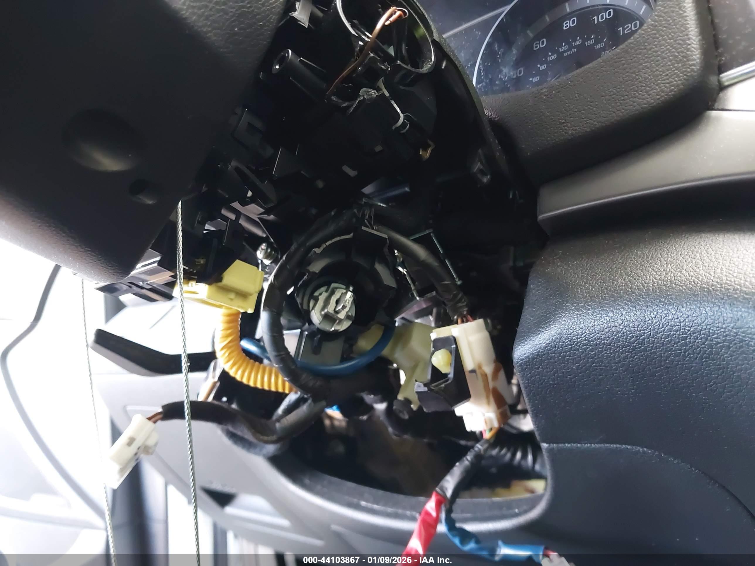 HYUNDAI ELANTRA image 6