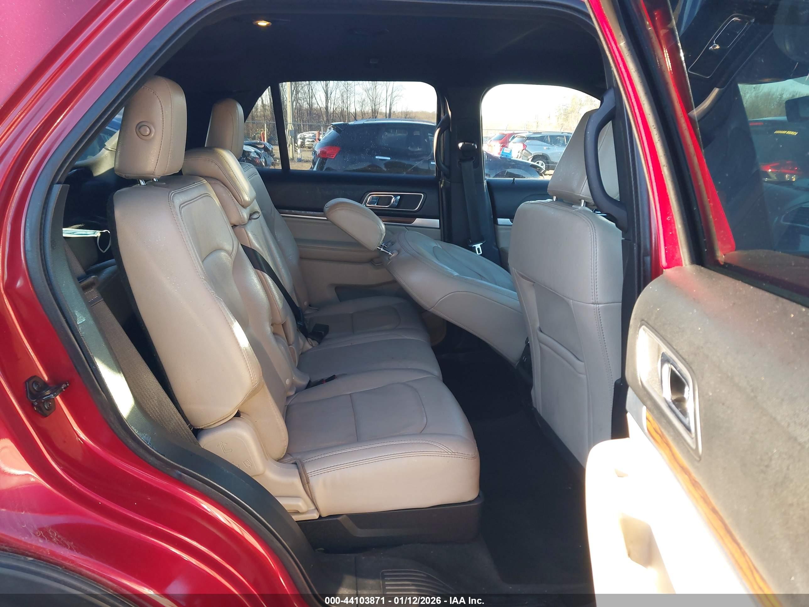FORD EXPLORER image 8