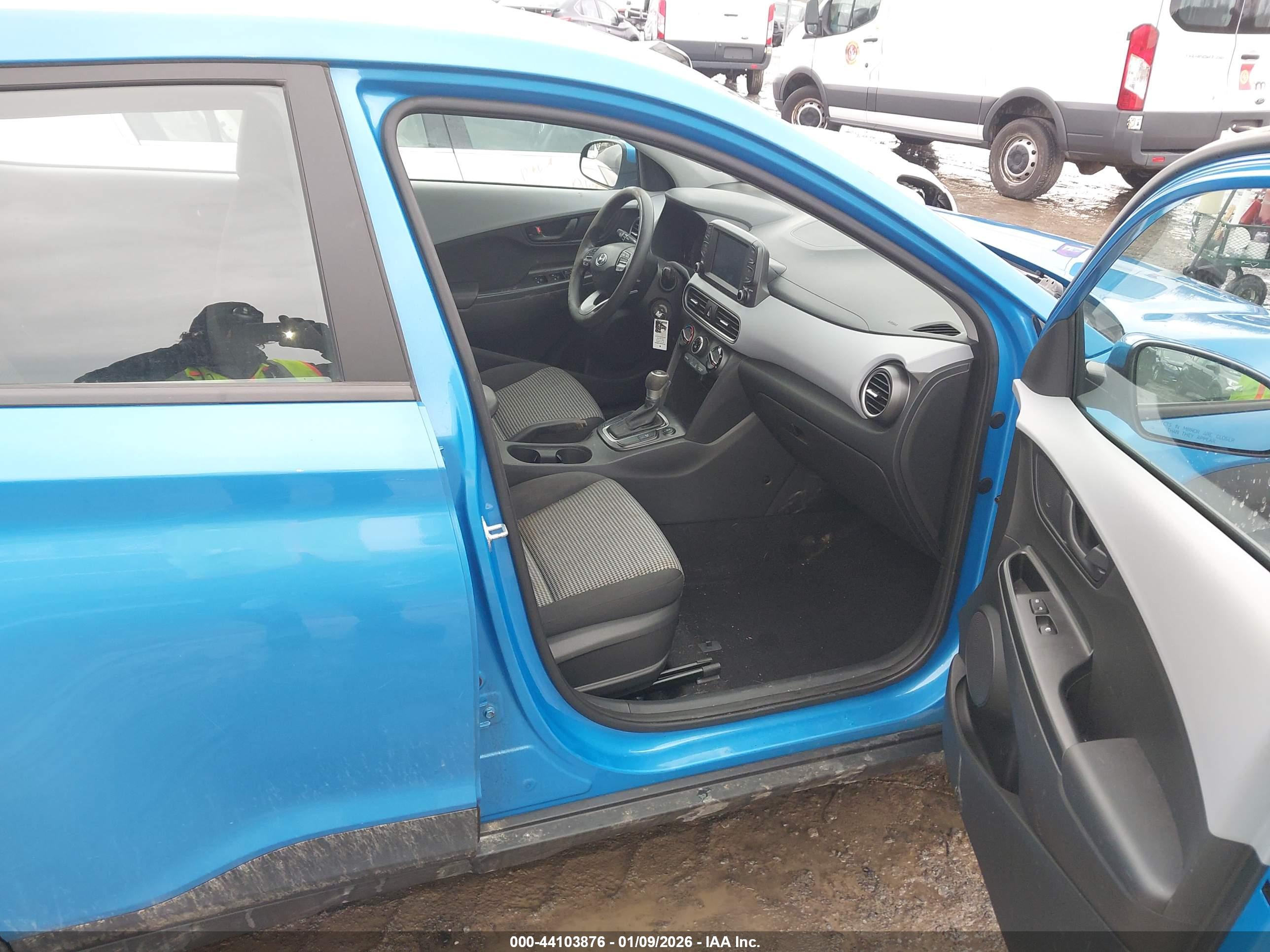 HYUNDAI KONA image 5