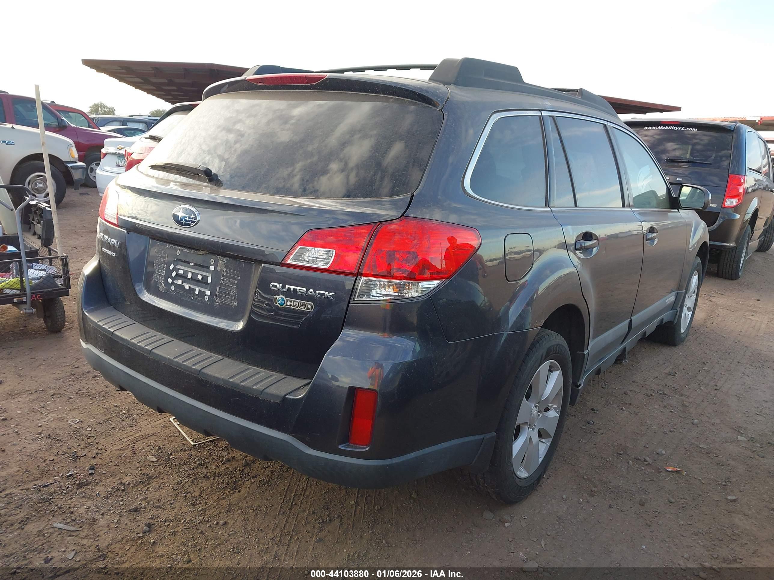 SUBARU OUTBACK image 4