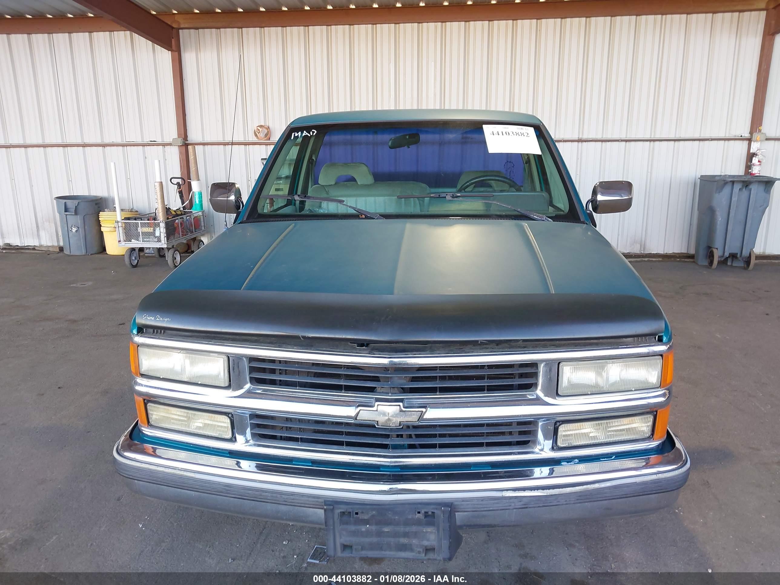 CHEVROLET GMT-400 image 6