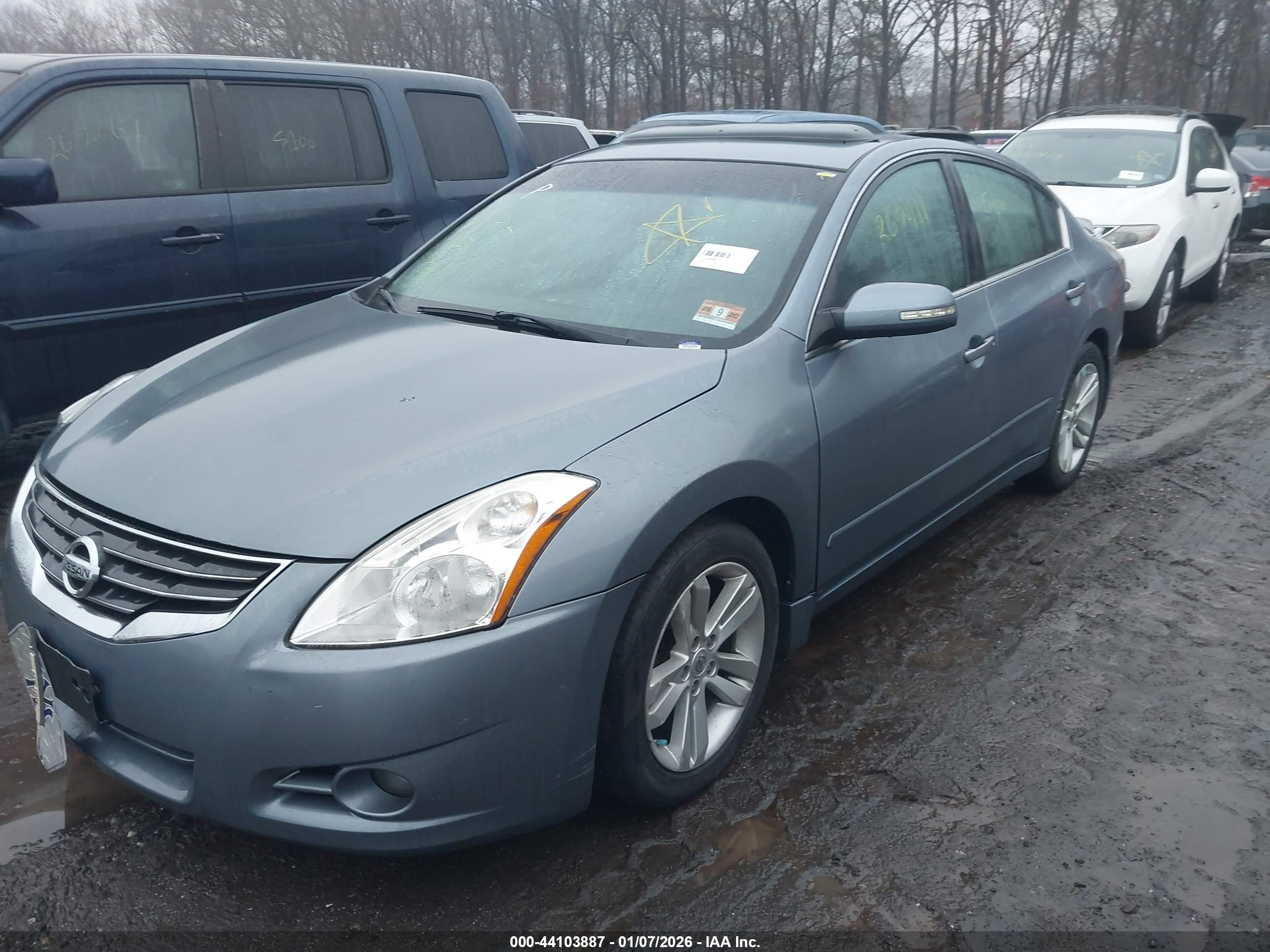 NISSAN ALTIMA image 2