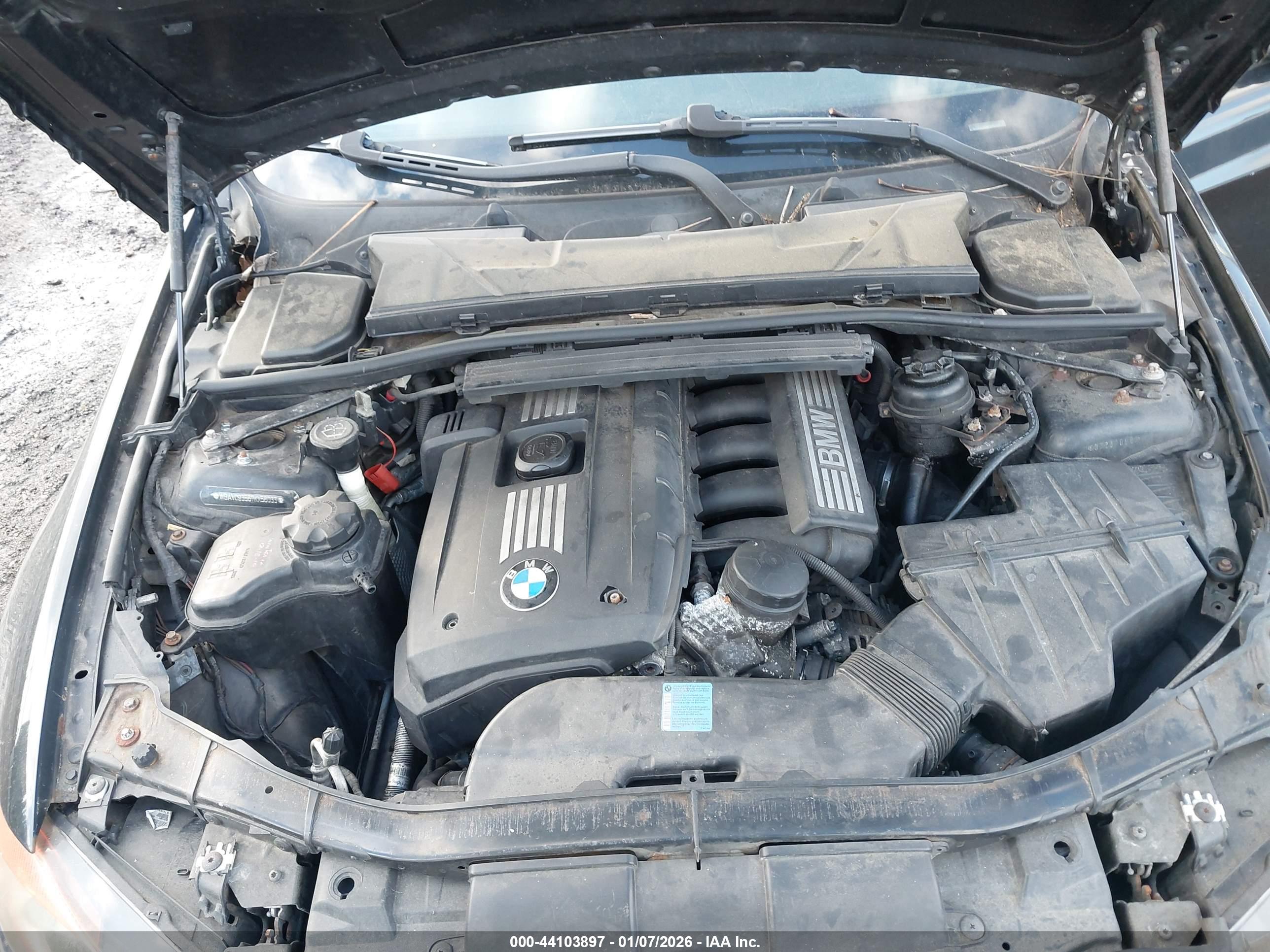 BMW 328XI image 10