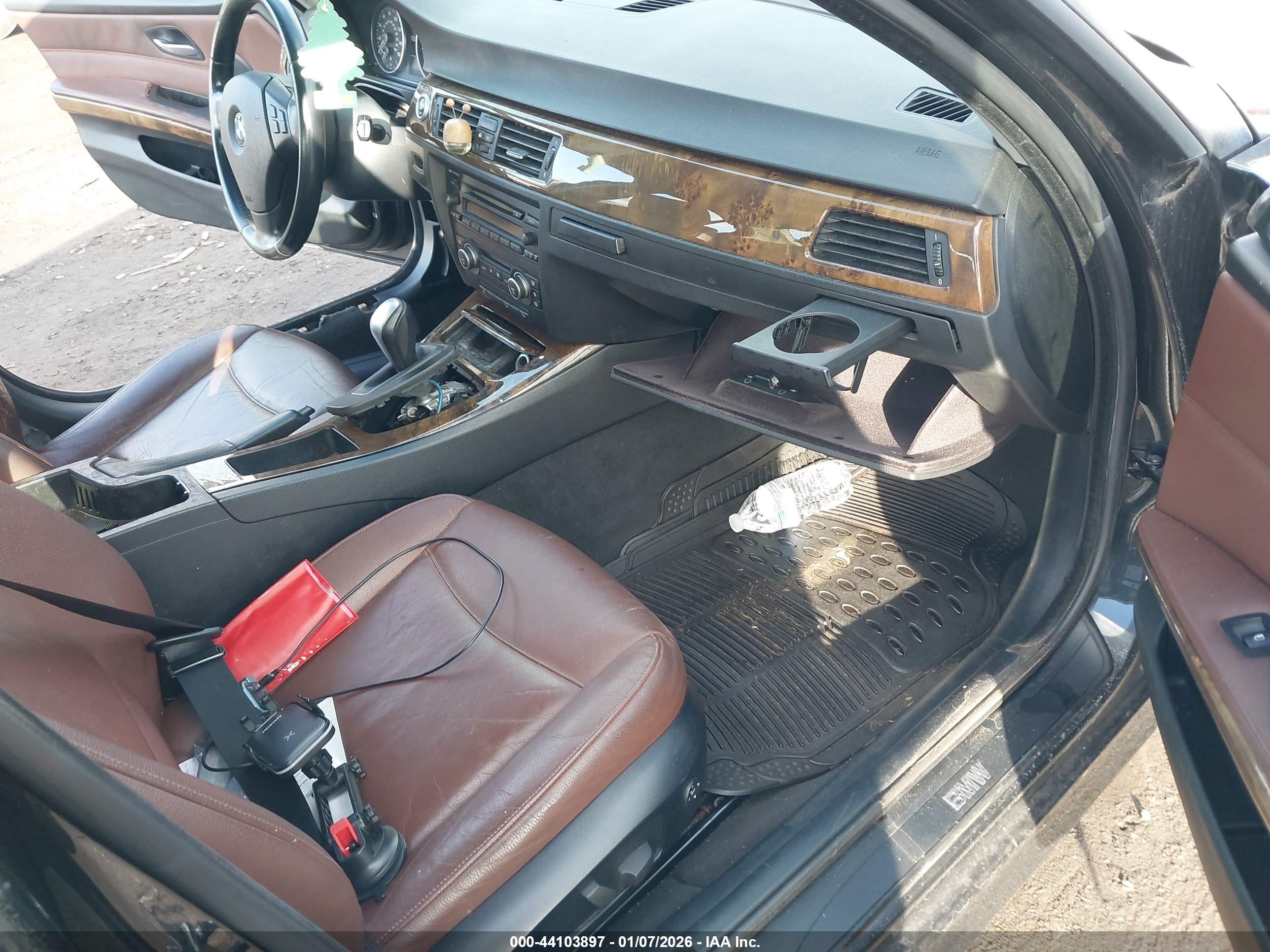 BMW 328XI image 5