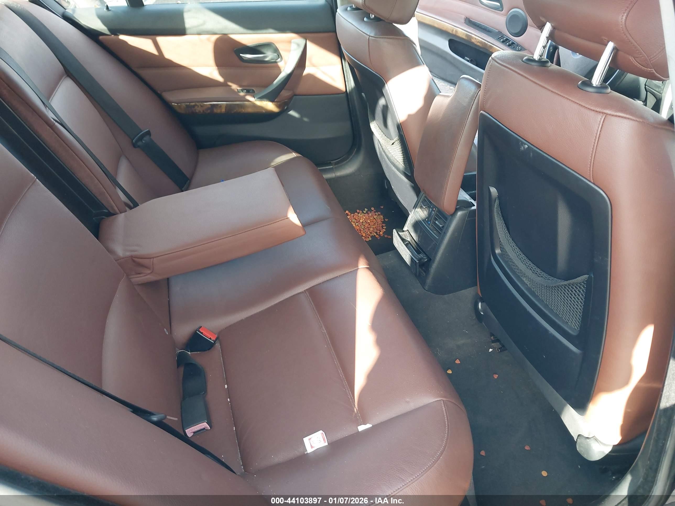BMW 328XI image 8