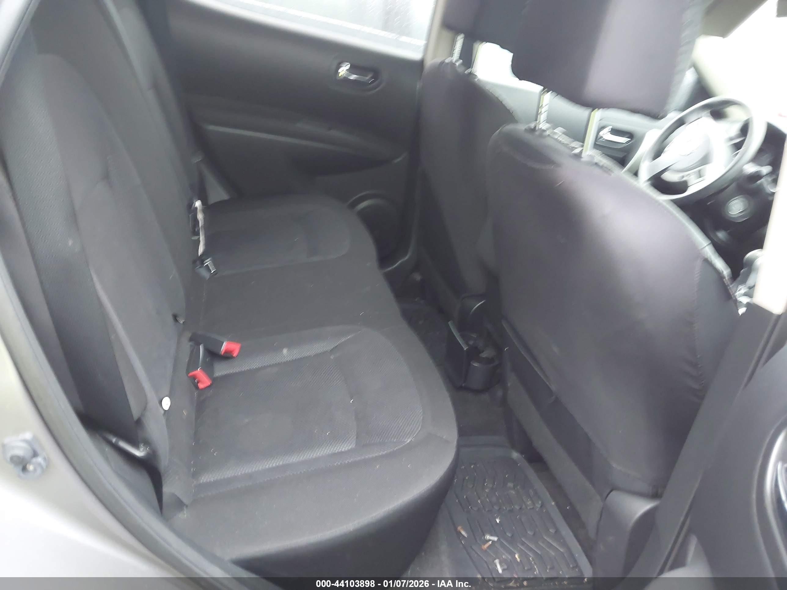 NISSAN ROGUE image 8