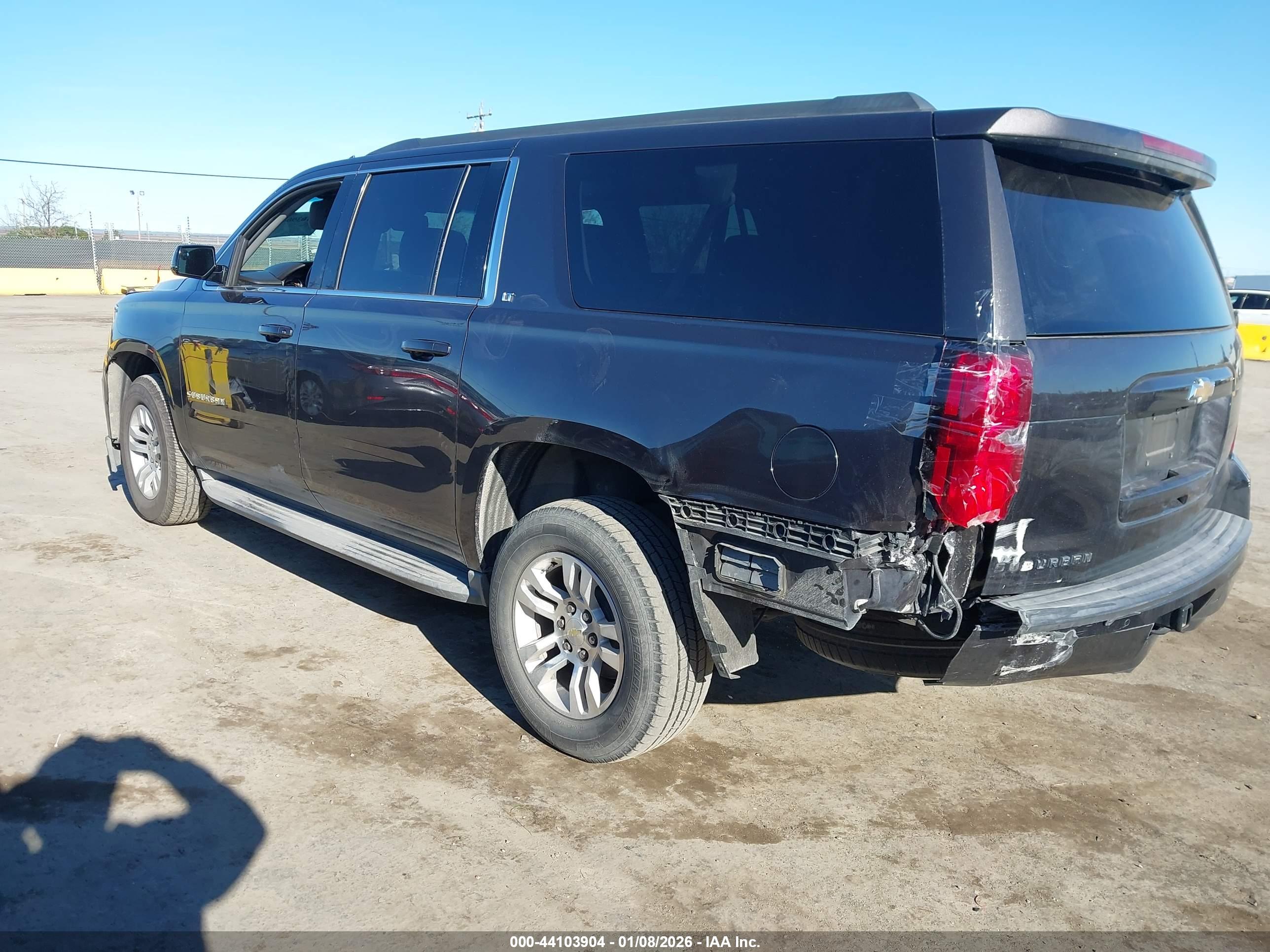 CHEVROLET SUBURBAN image 3