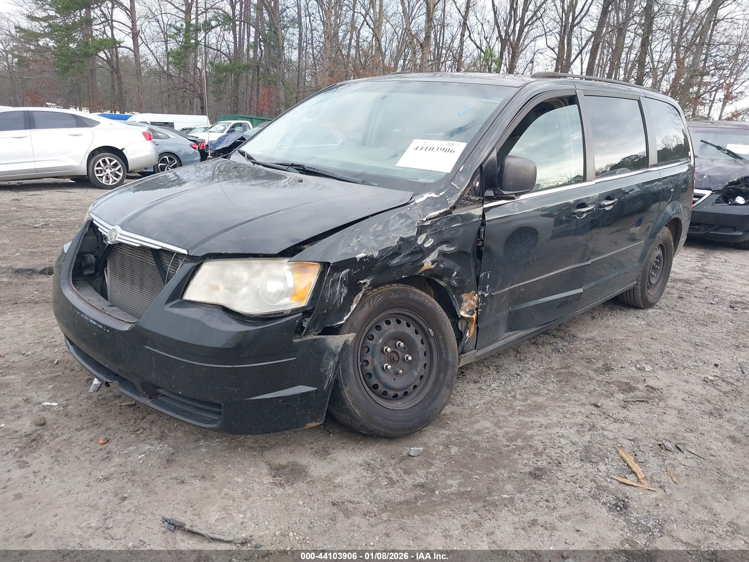CHRYSLER TOWN image 2