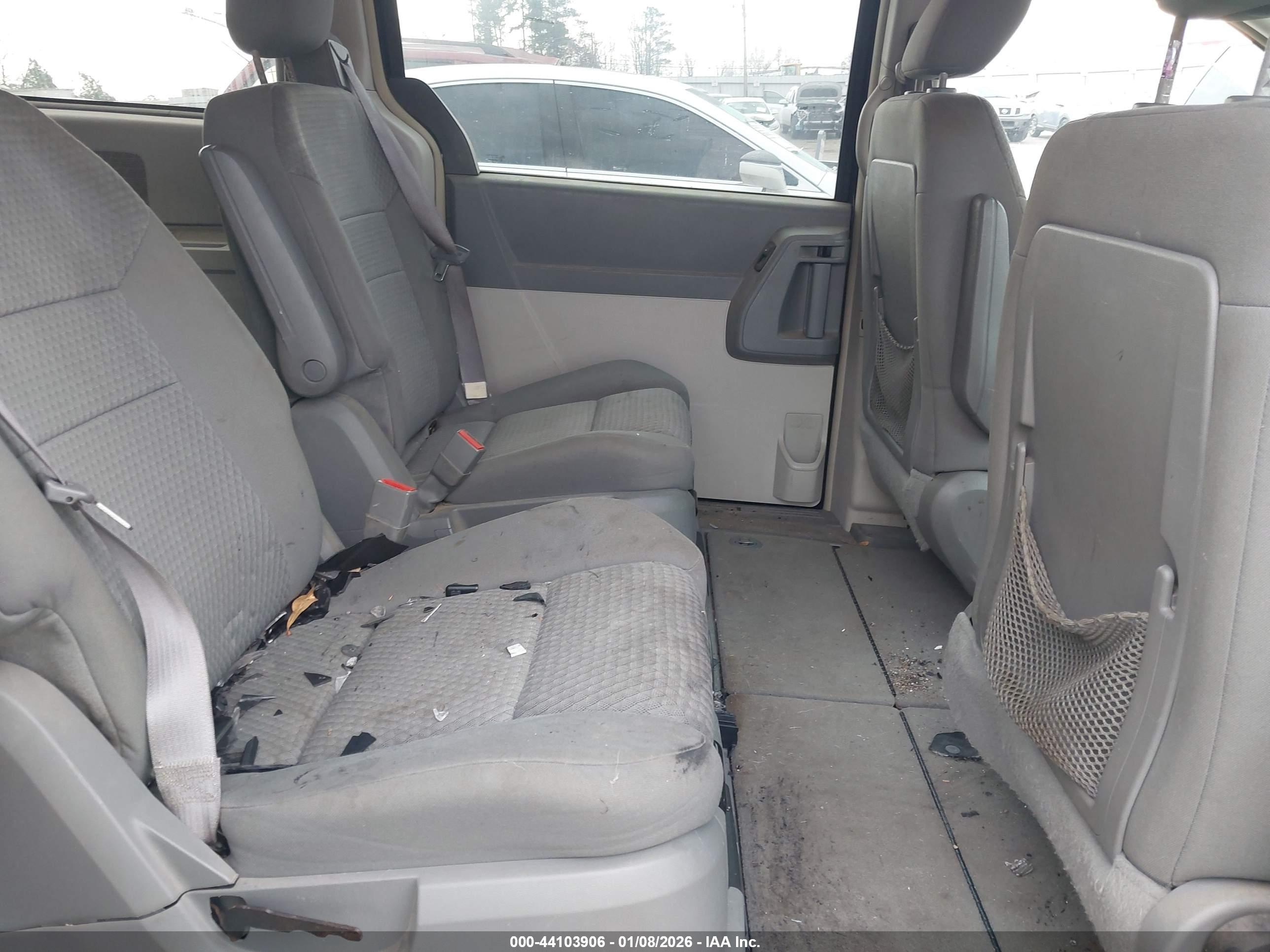 CHRYSLER TOWN image 8