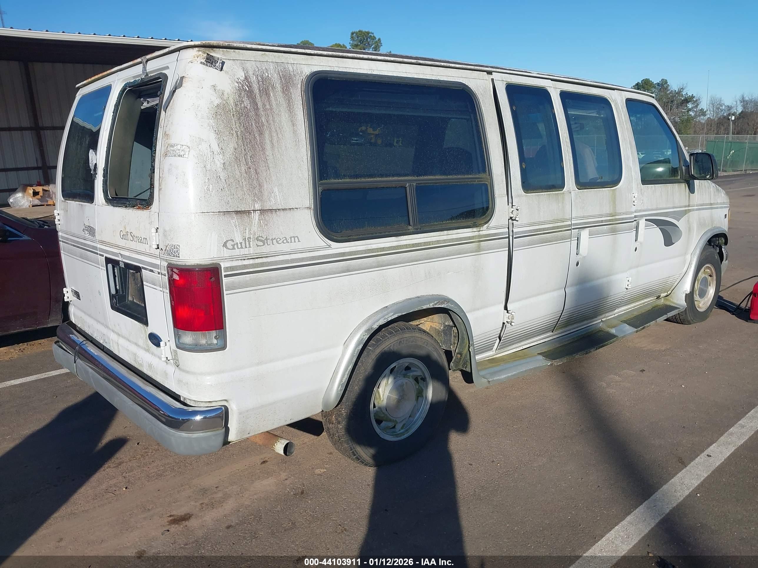 FORD E-150 image 4