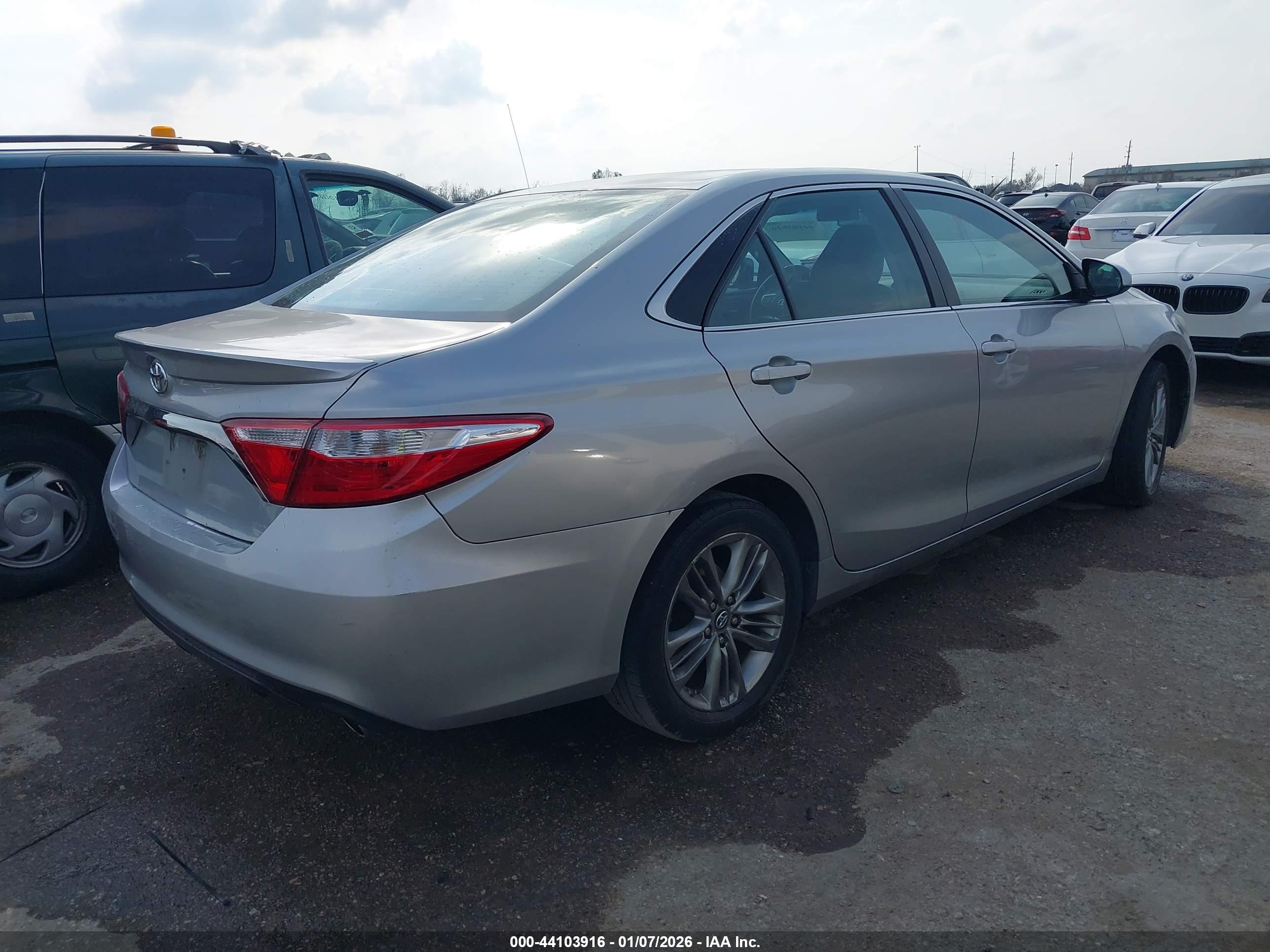 TOYOTA CAMRY image 4