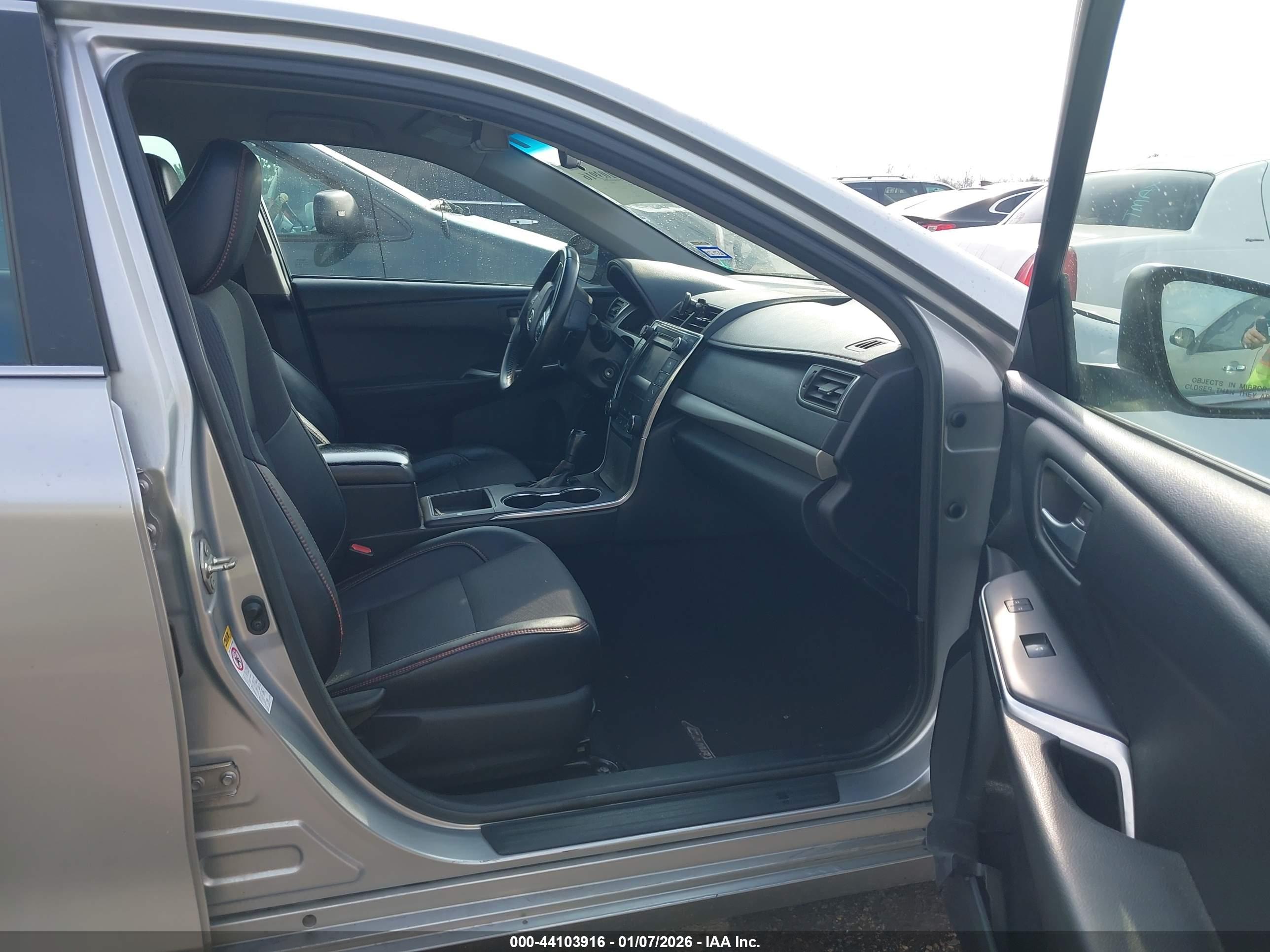 TOYOTA CAMRY image 5