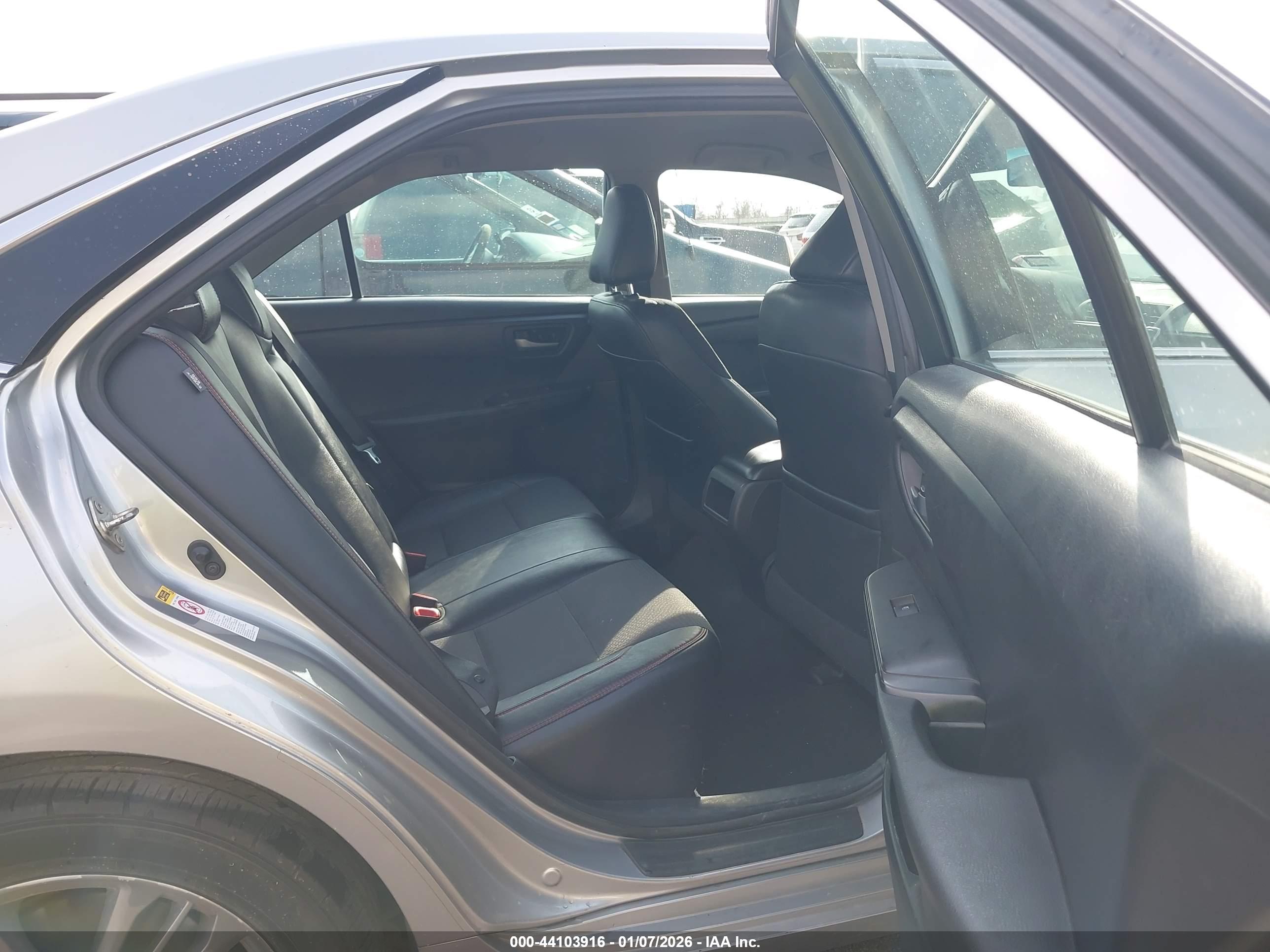 TOYOTA CAMRY image 8