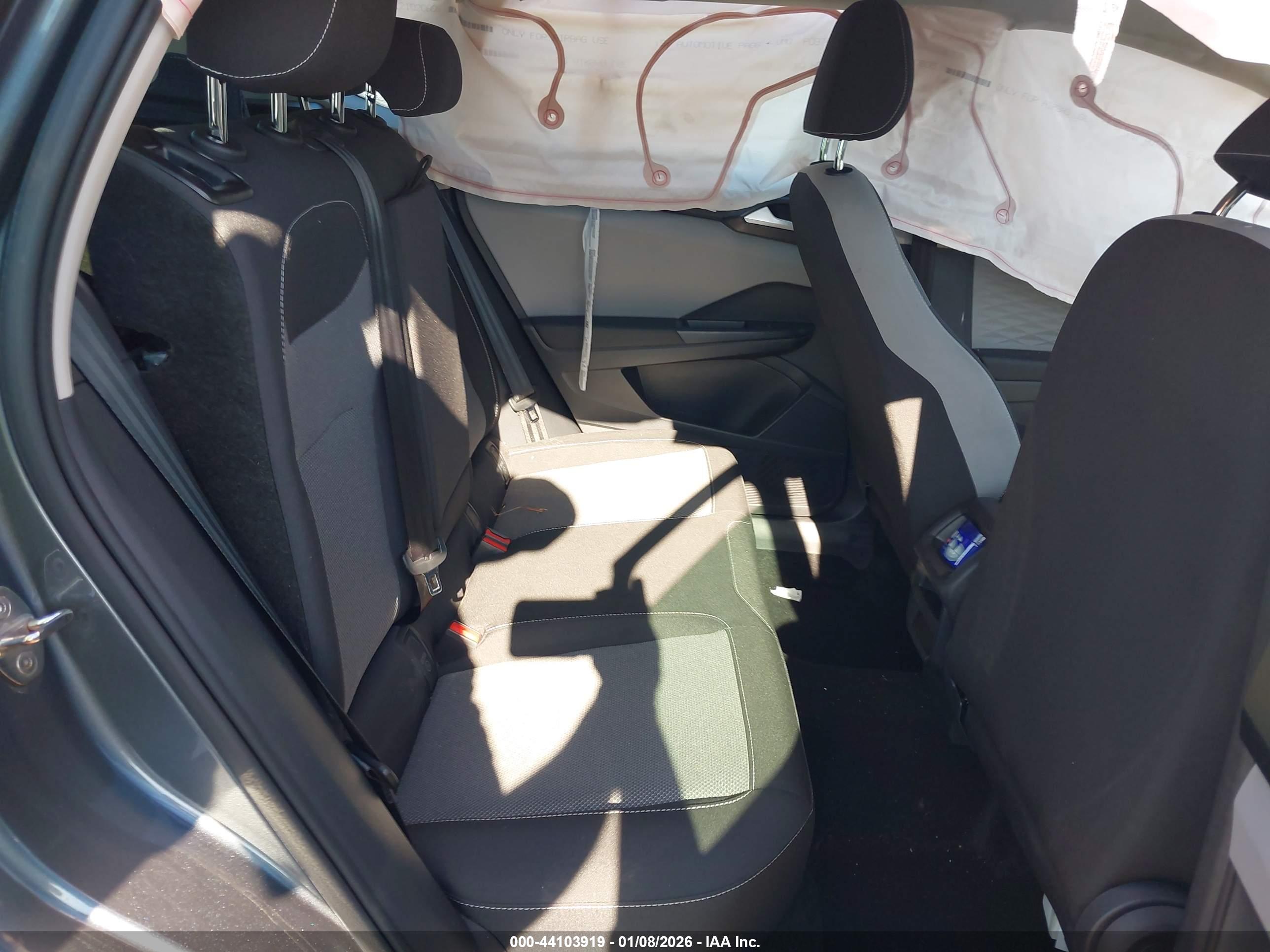 VOLKSWAGEN TAOS image 8