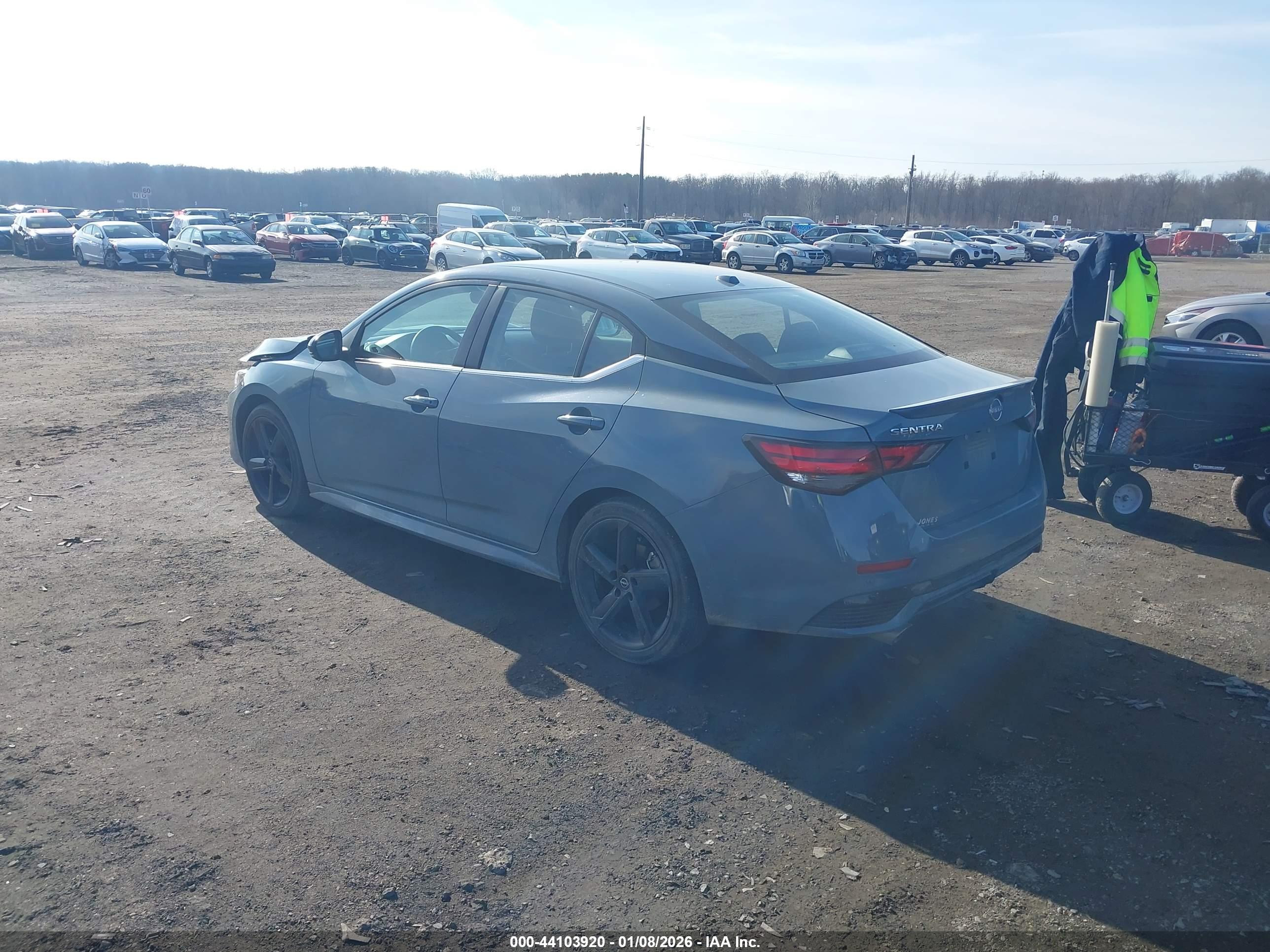 NISSAN SENTRA image 3