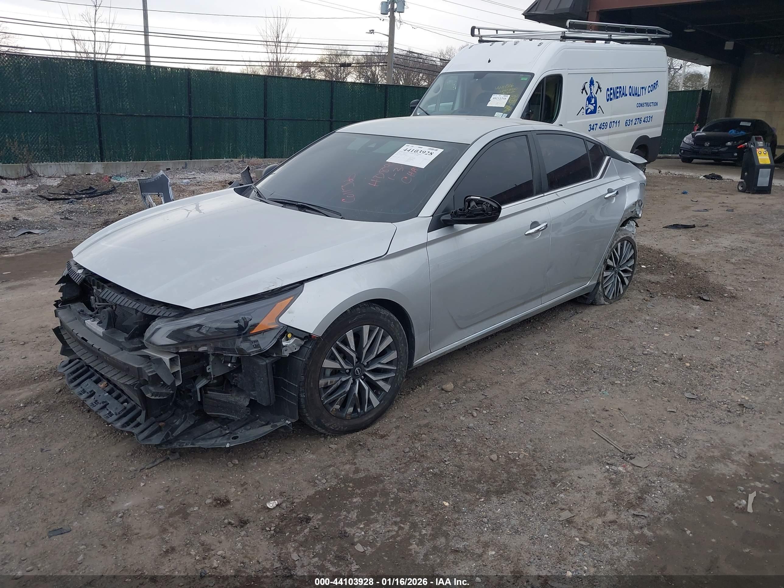 NISSAN ALTIMA image 2