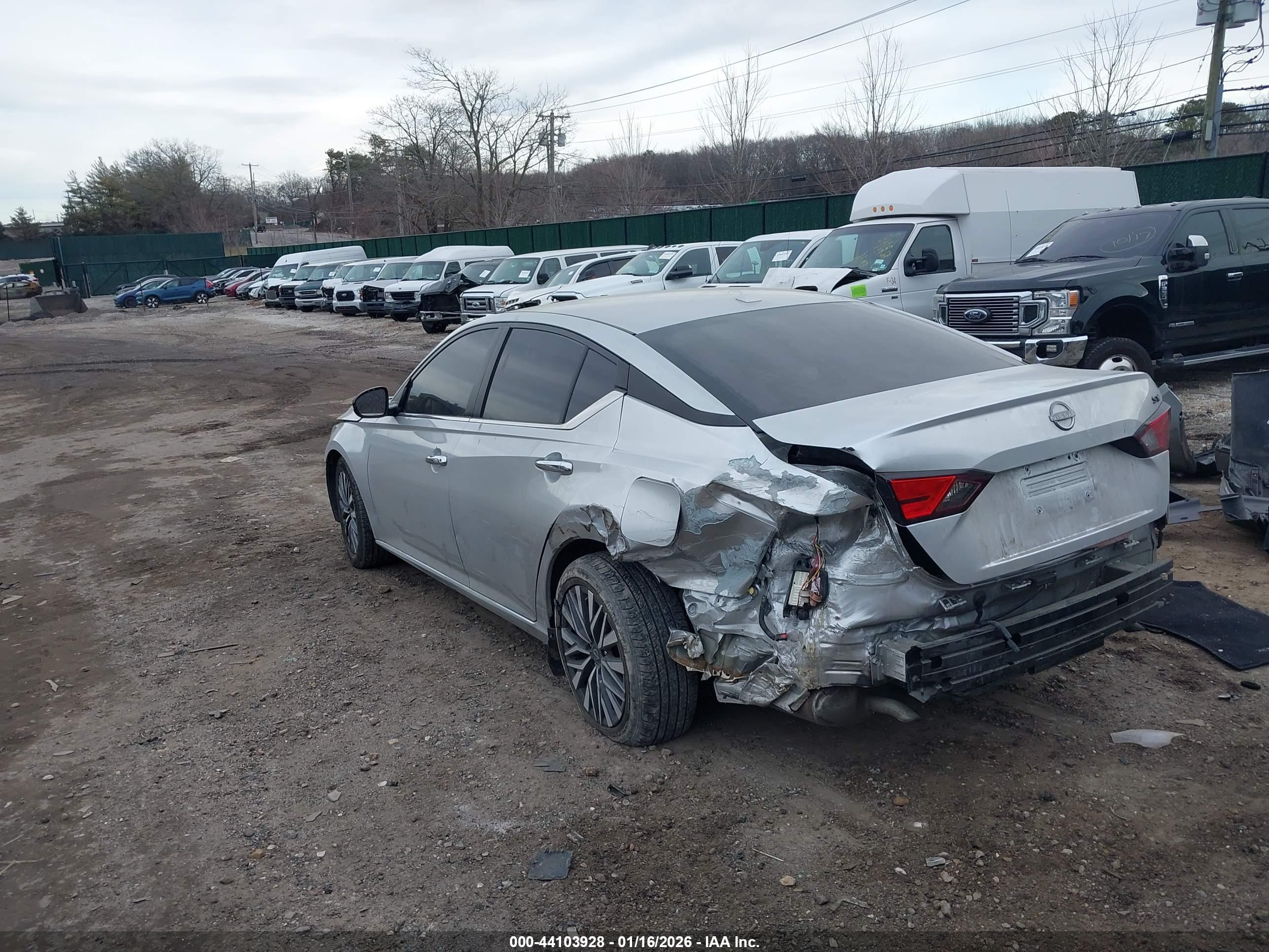 NISSAN ALTIMA image 3