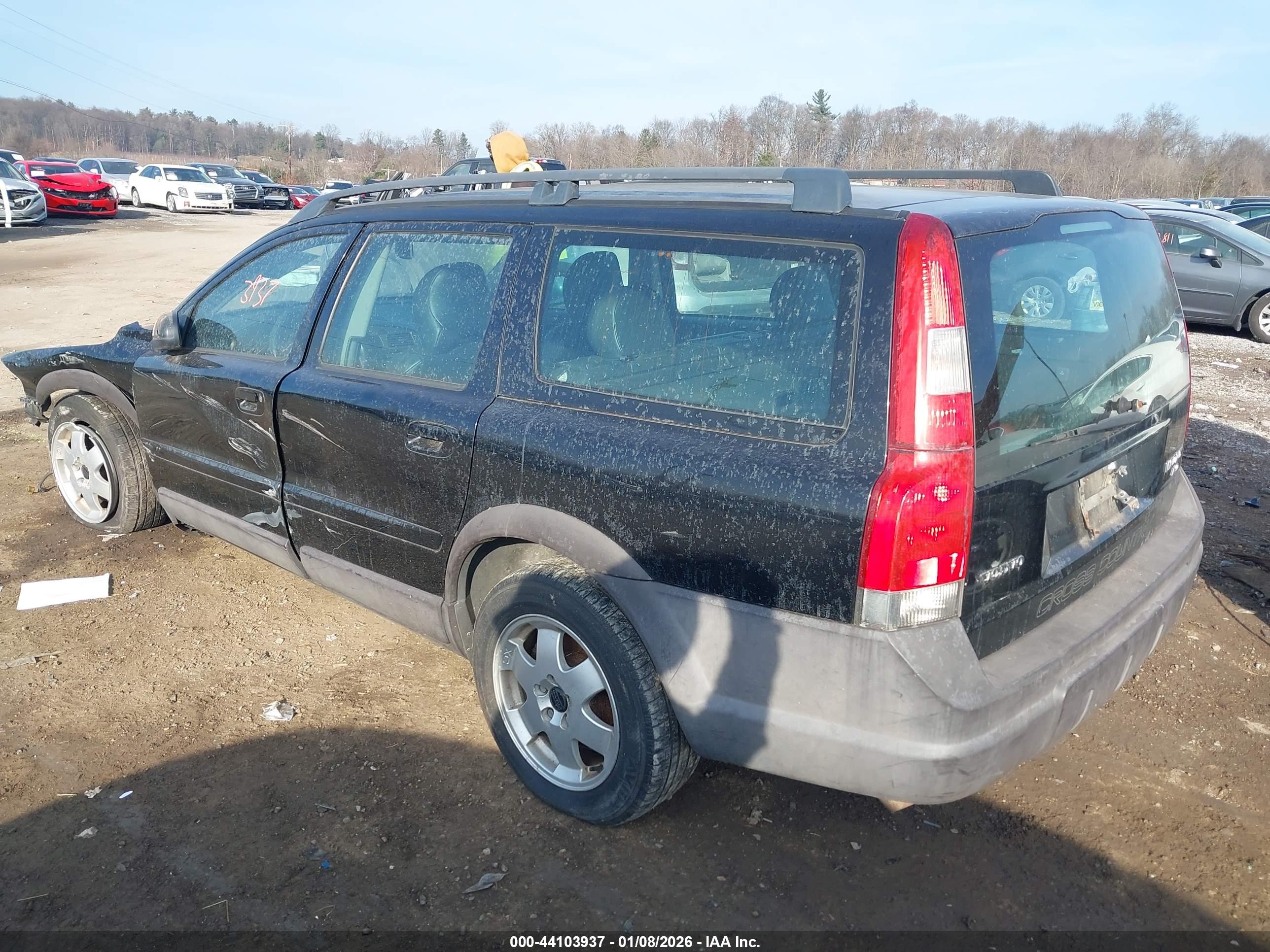 VOLVO V70 image 3